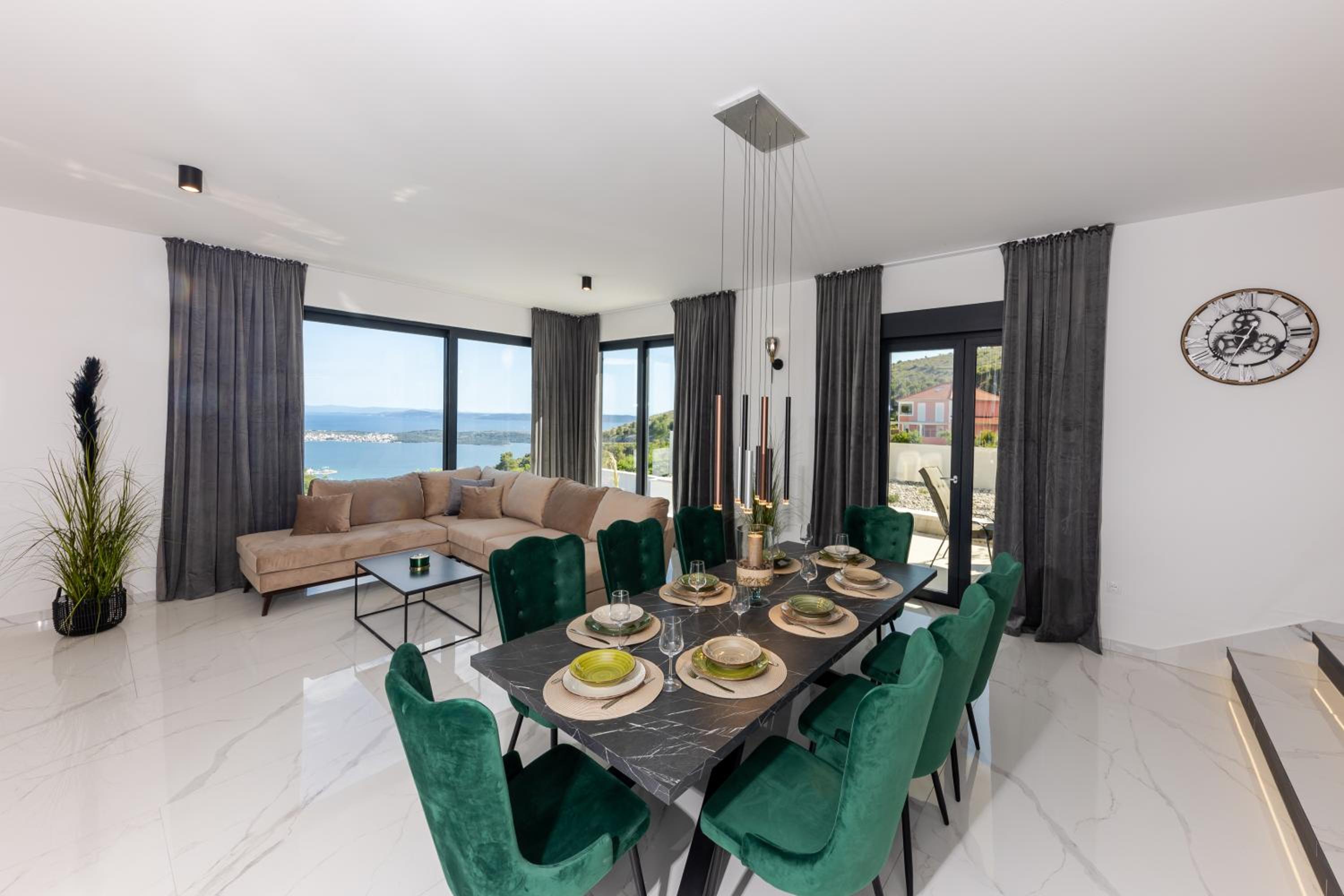 Villa Vista- heated swimming pool, close to Split and Trogir