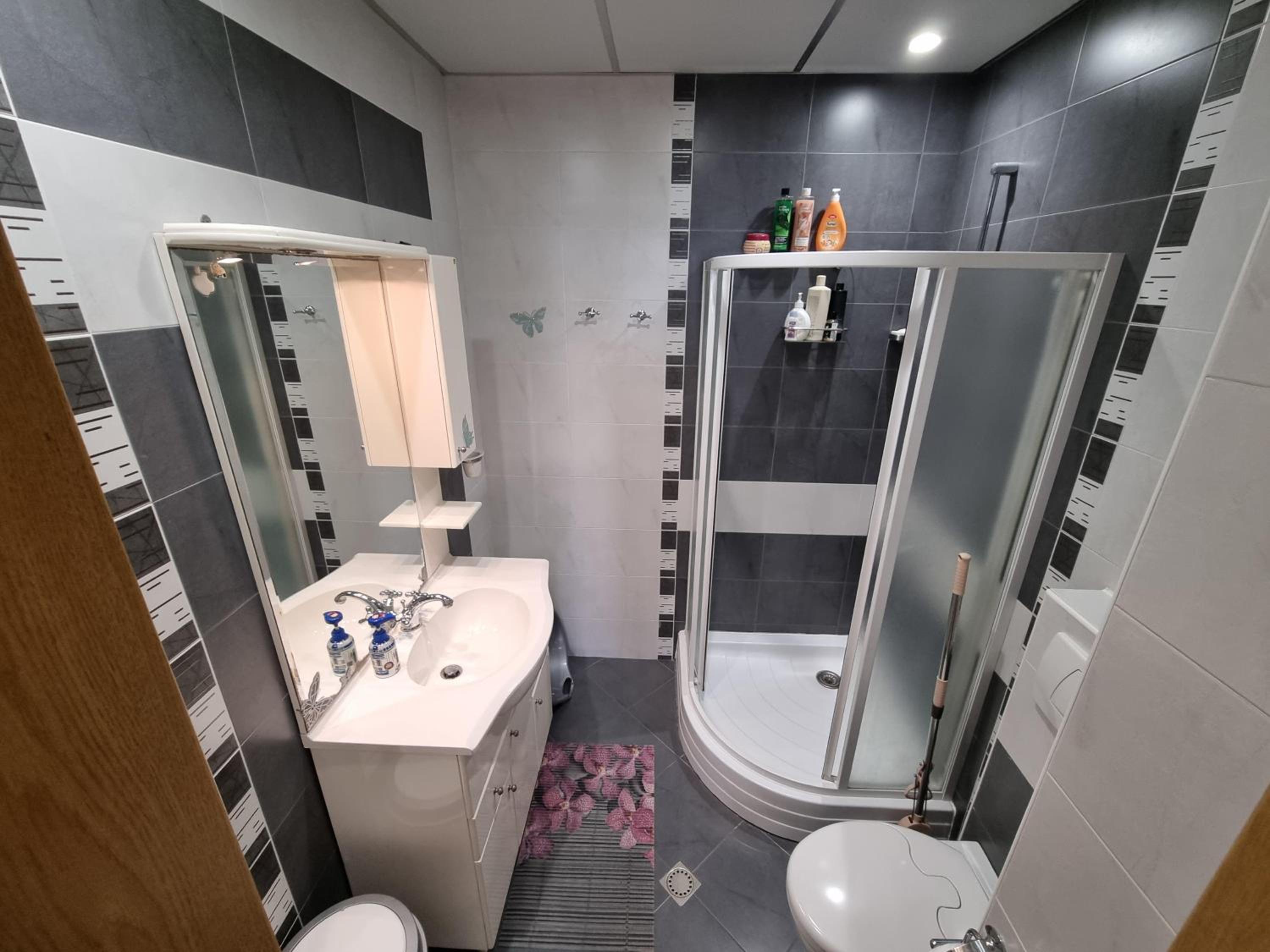 Spacious 2 Bedroom Apartment