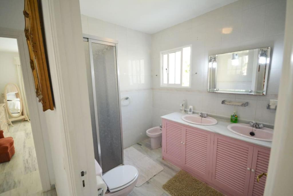 Large 7 Bedroom villa in sierrrezuela heated pool