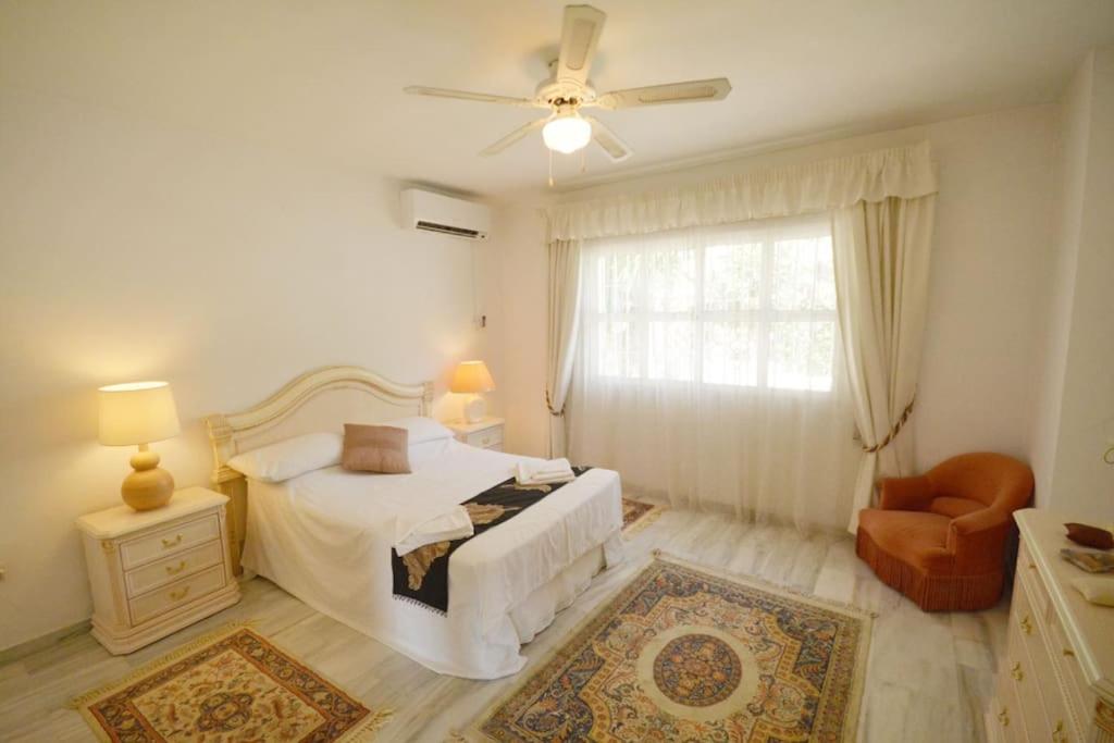 Large 7 Bedroom villa in sierrrezuela heated pool