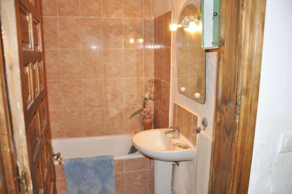 Large 7 Bedroom villa in sierrrezuela heated pool