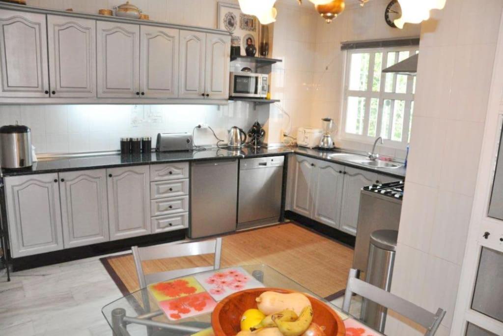 Large 7 Bedroom villa in sierrrezuela heated pool