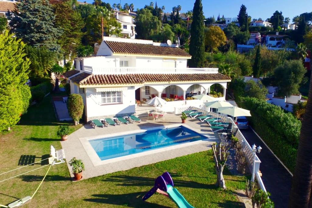 Large 7 Bedroom villa in sierrrezuela heated pool
