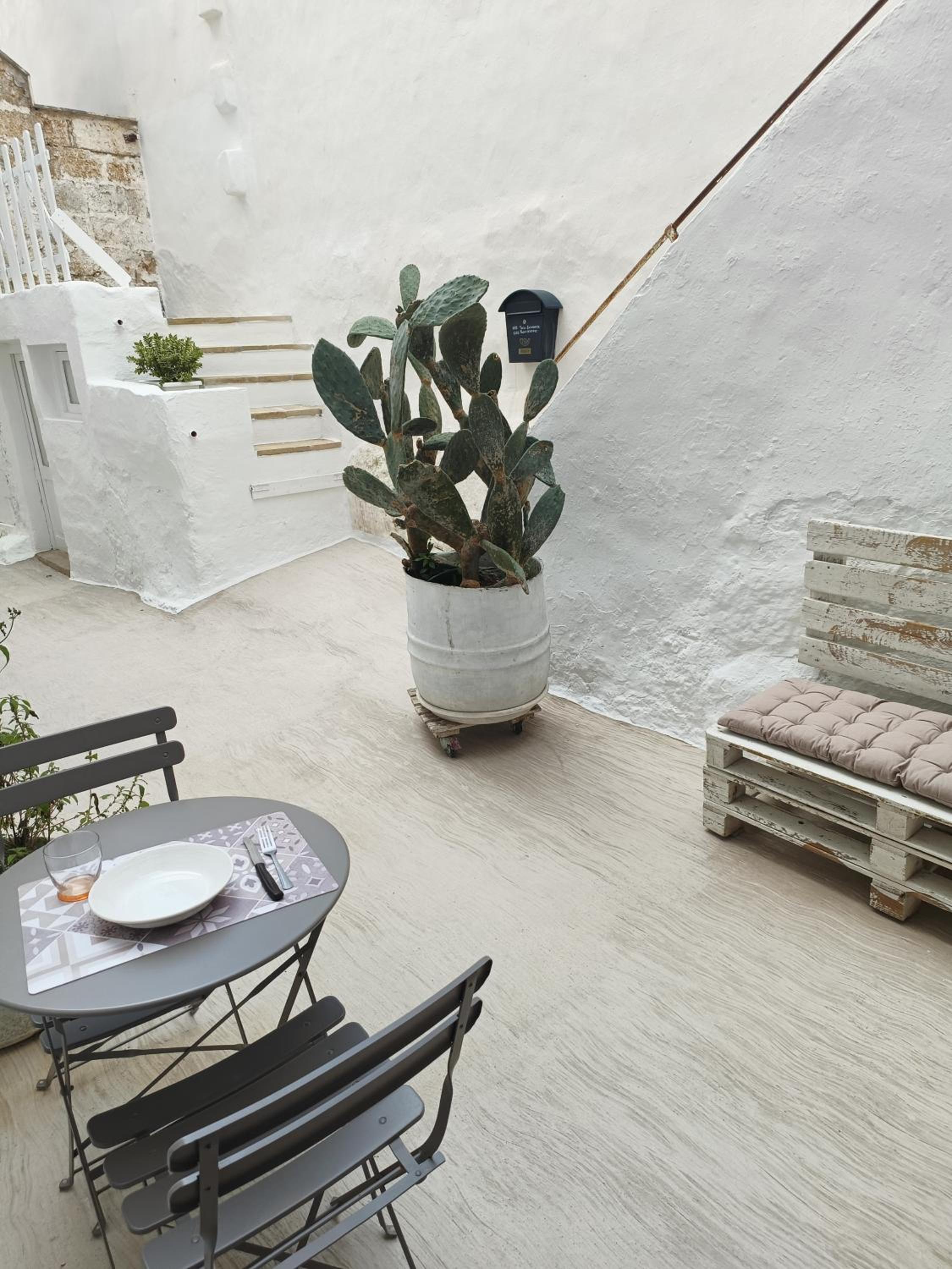 Leccino Suite en Matino — balance & terrace