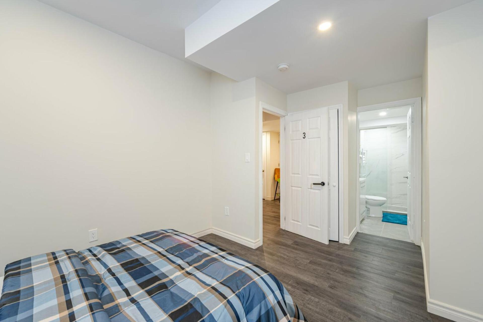 Private basement bedrooms in Oakville - Property Image 27