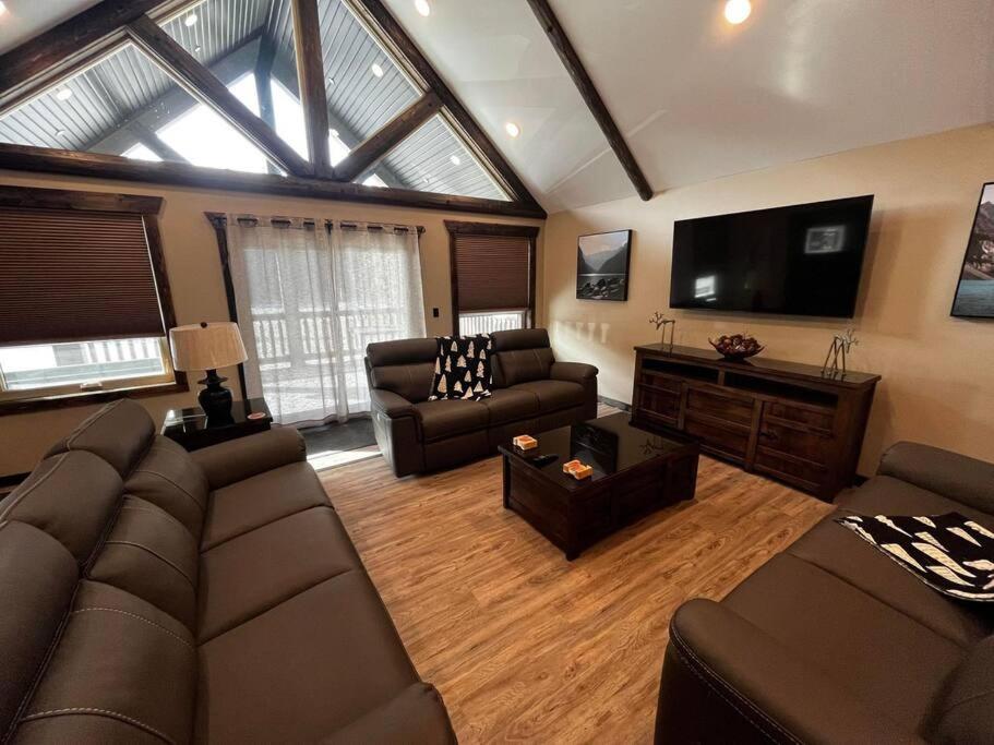 Whispering Pines Cabin