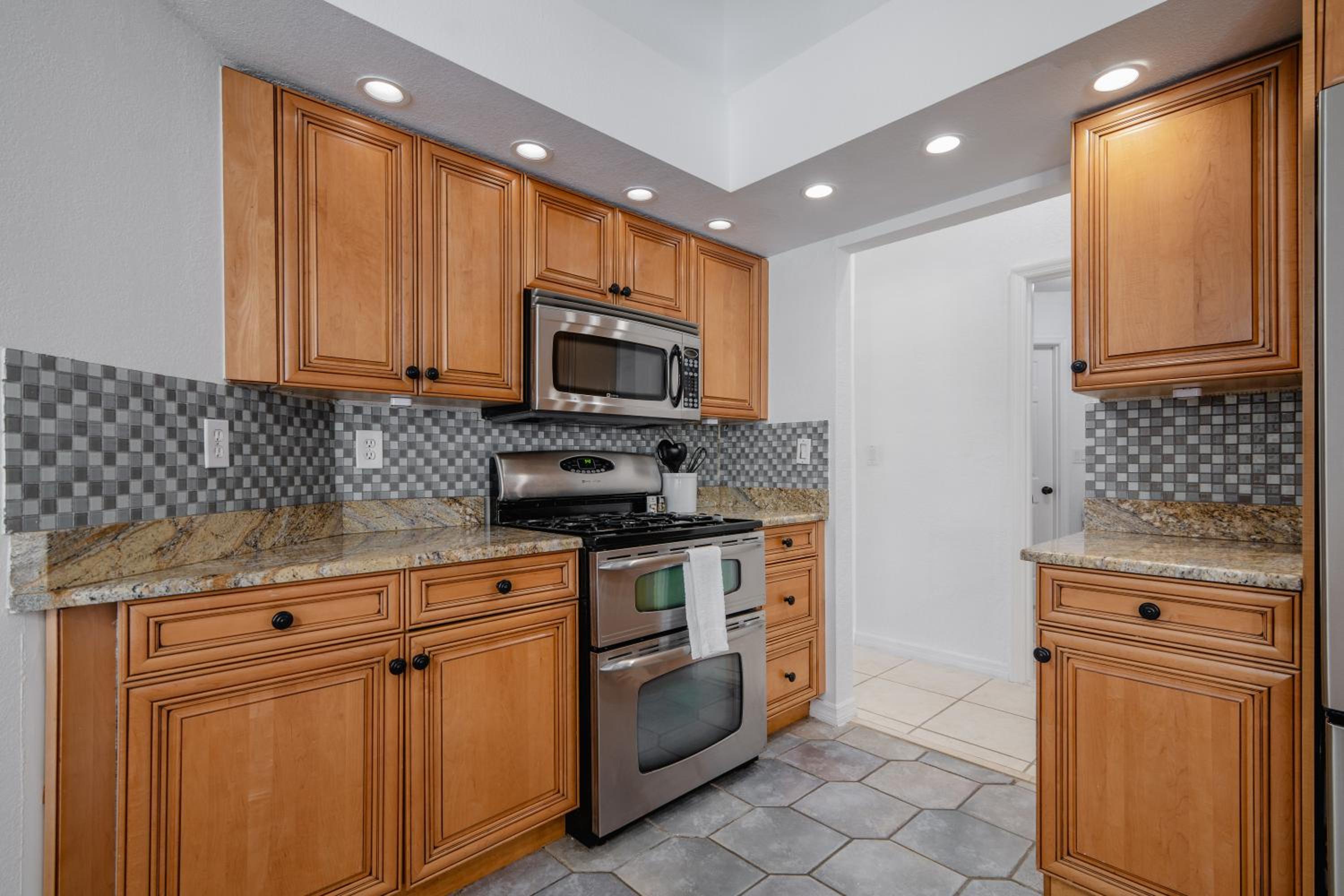 Fort Myers Vacations - 4bd Myakka Paradise - Pool Jacuzzi - Games - Property Image 10