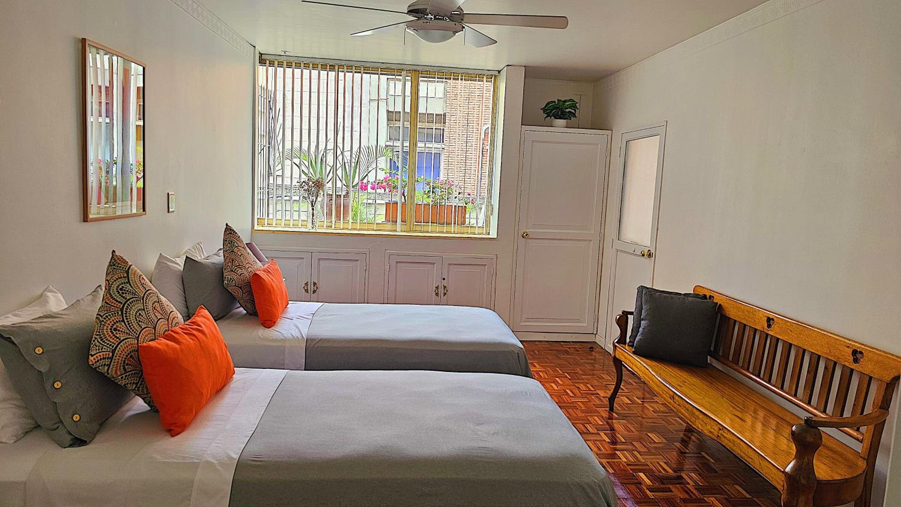Apto con terraza privada junto al Bulevar del Rio y Calle del Sabor