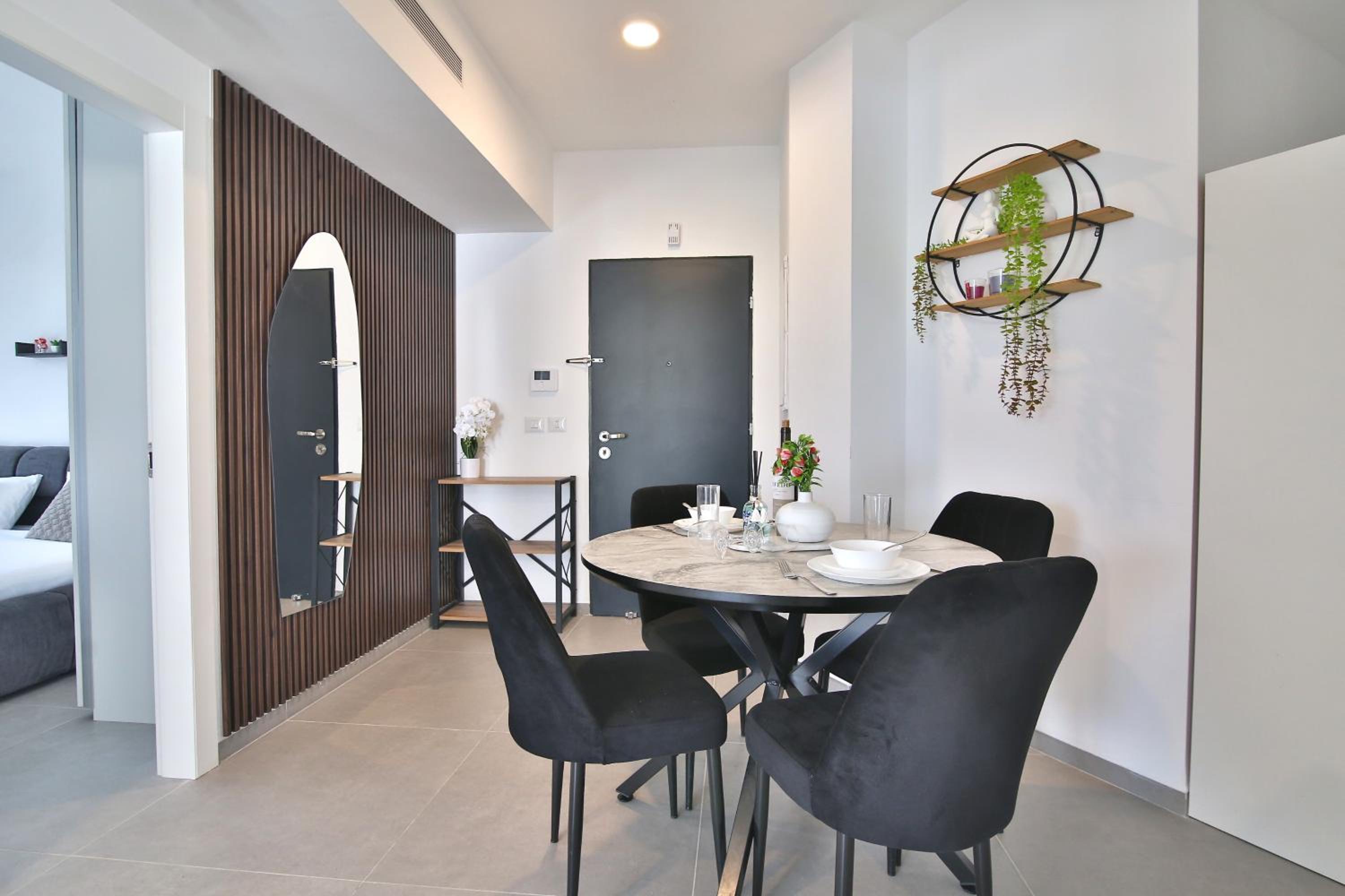 Luxury apartment on the beach view 3