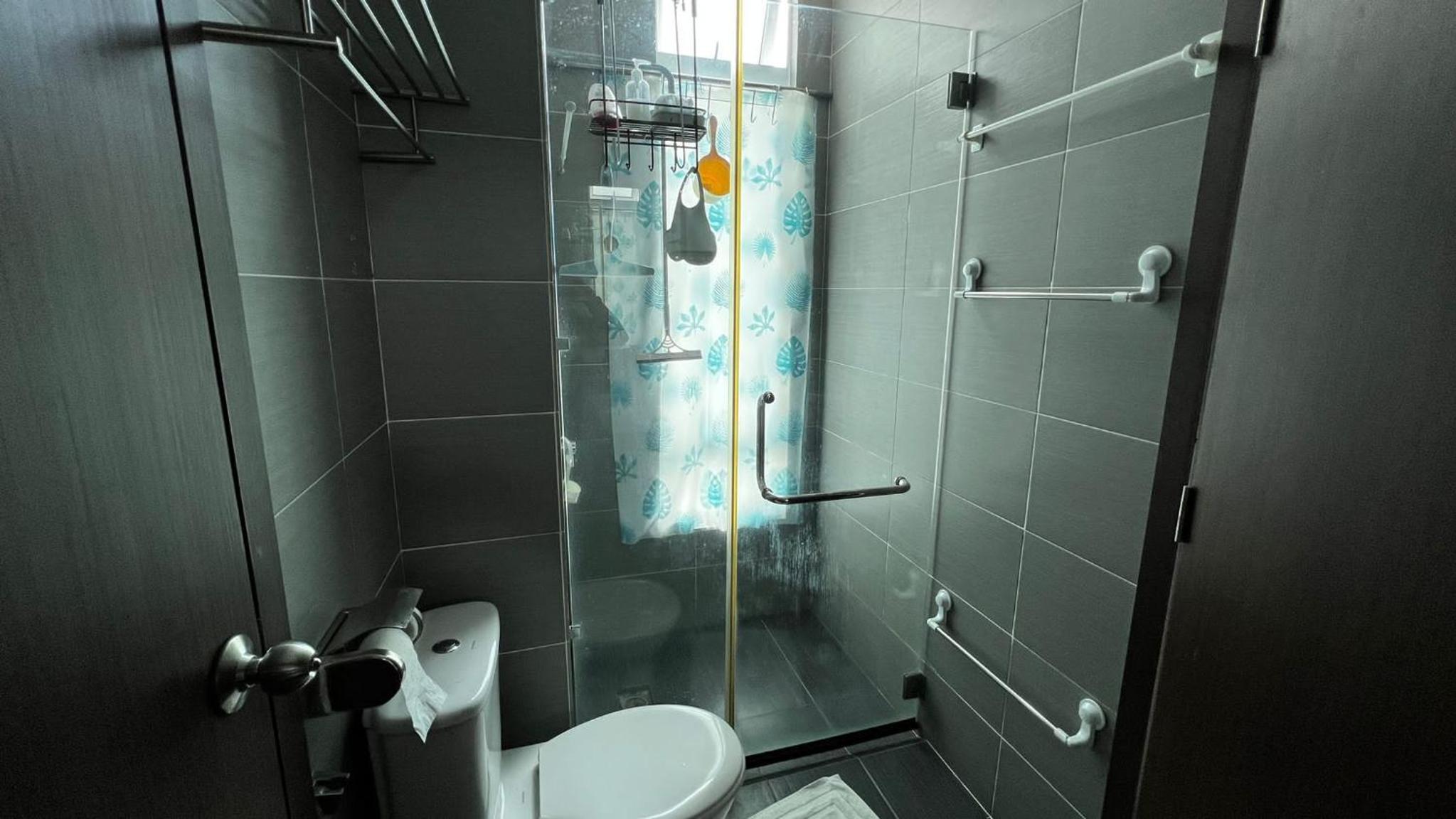 Holiday Home in JB , 2 Bdrm 2 Bthrm Wifi 4 pax