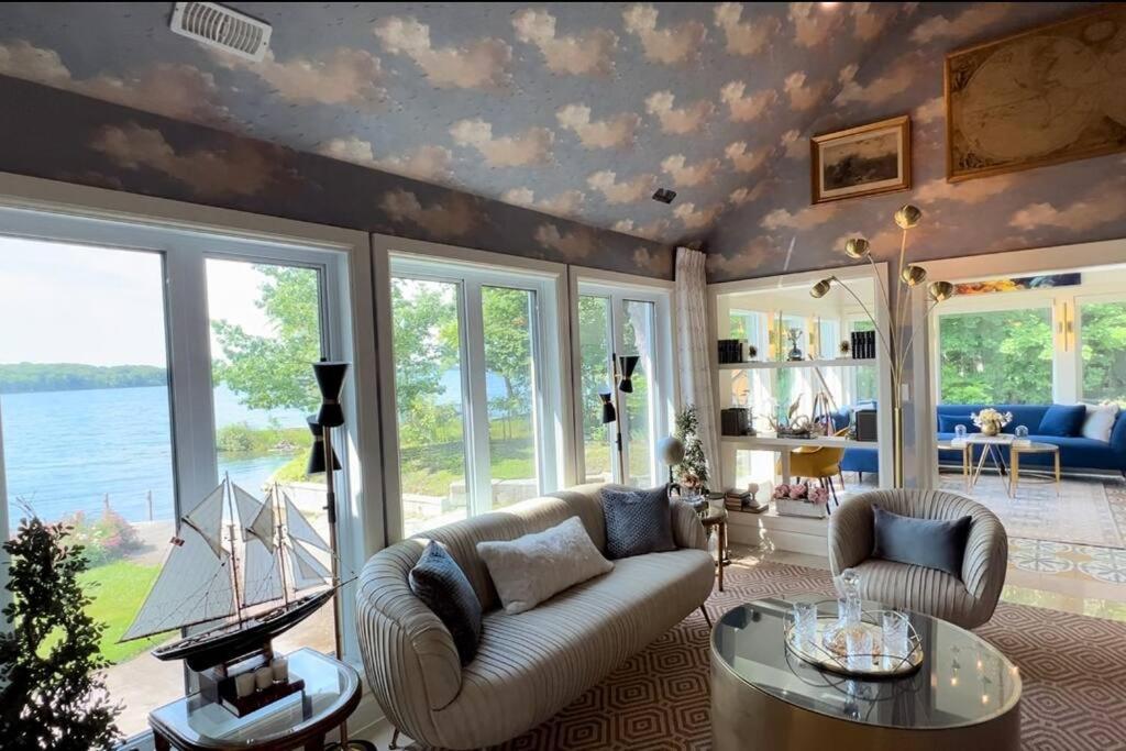 Luxury 1000 Island's Waterfront Home