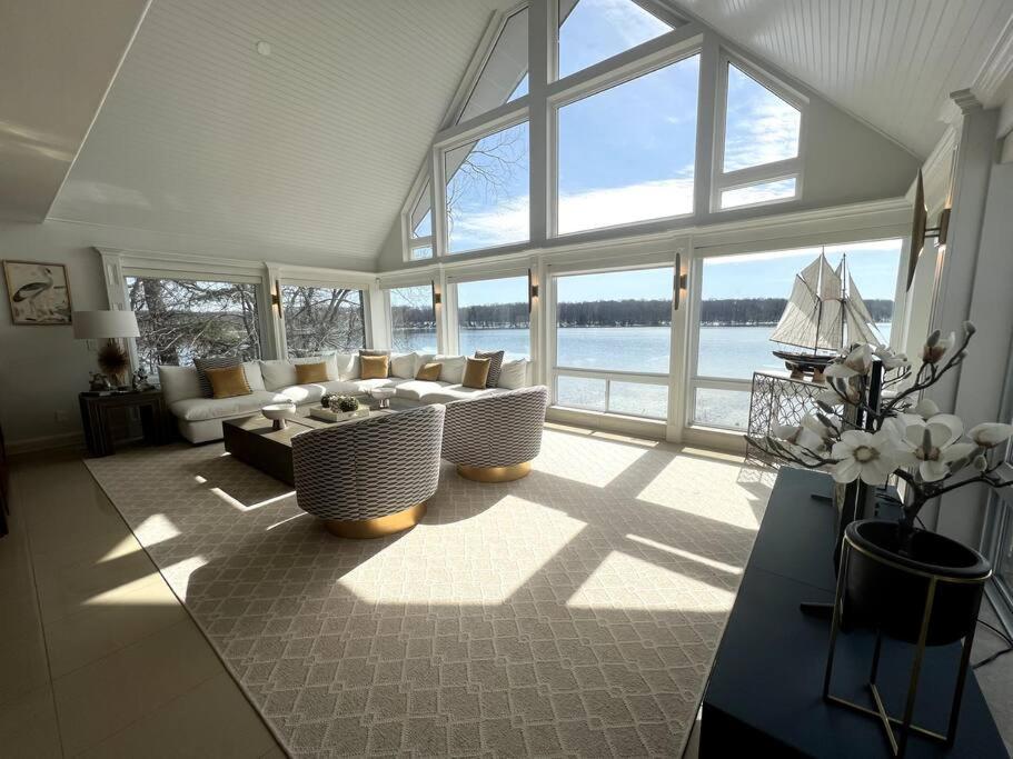 Luxury 1000 Island's Waterfront Home