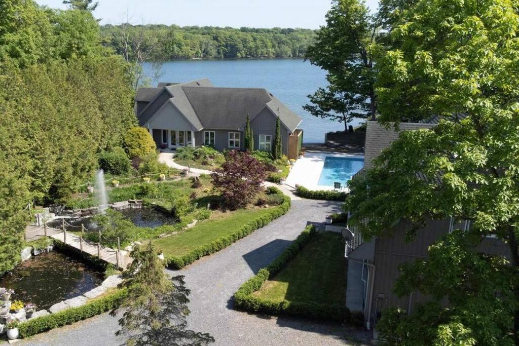 Luxury 1000 Island's Waterfront Home