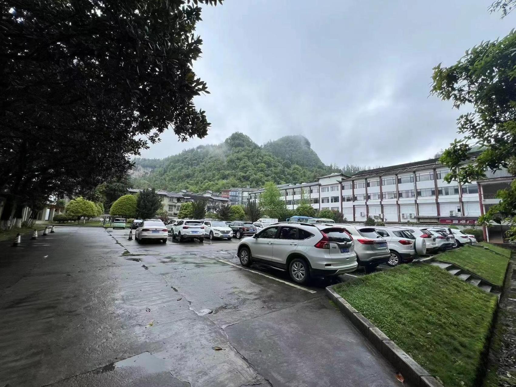 Rivulet Mountain Hotel - Zhangjiajie Forest Park Scenic Area
