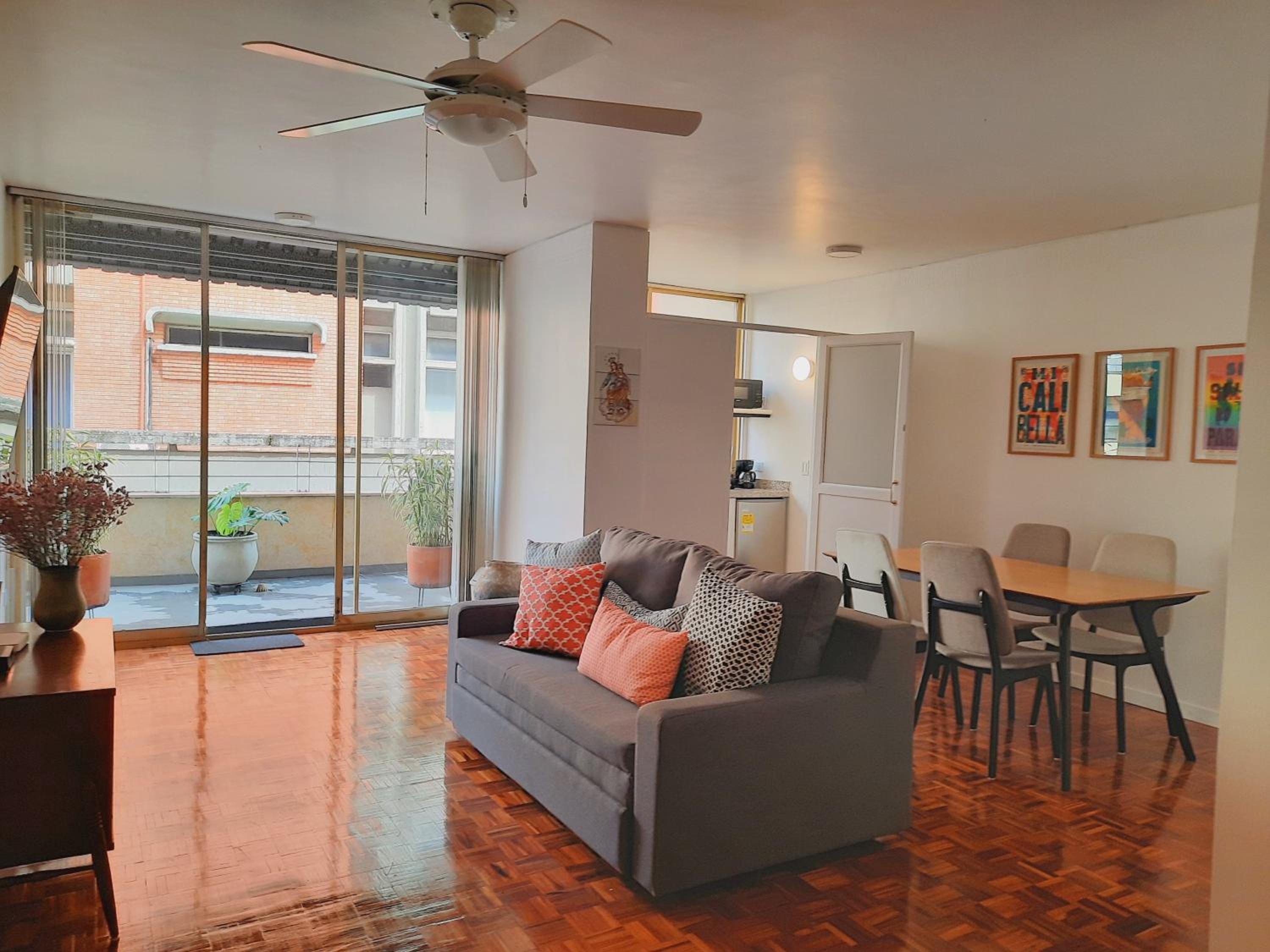 Apto con terraza privada junto al Bulevar del Rio y Calle del Sabor