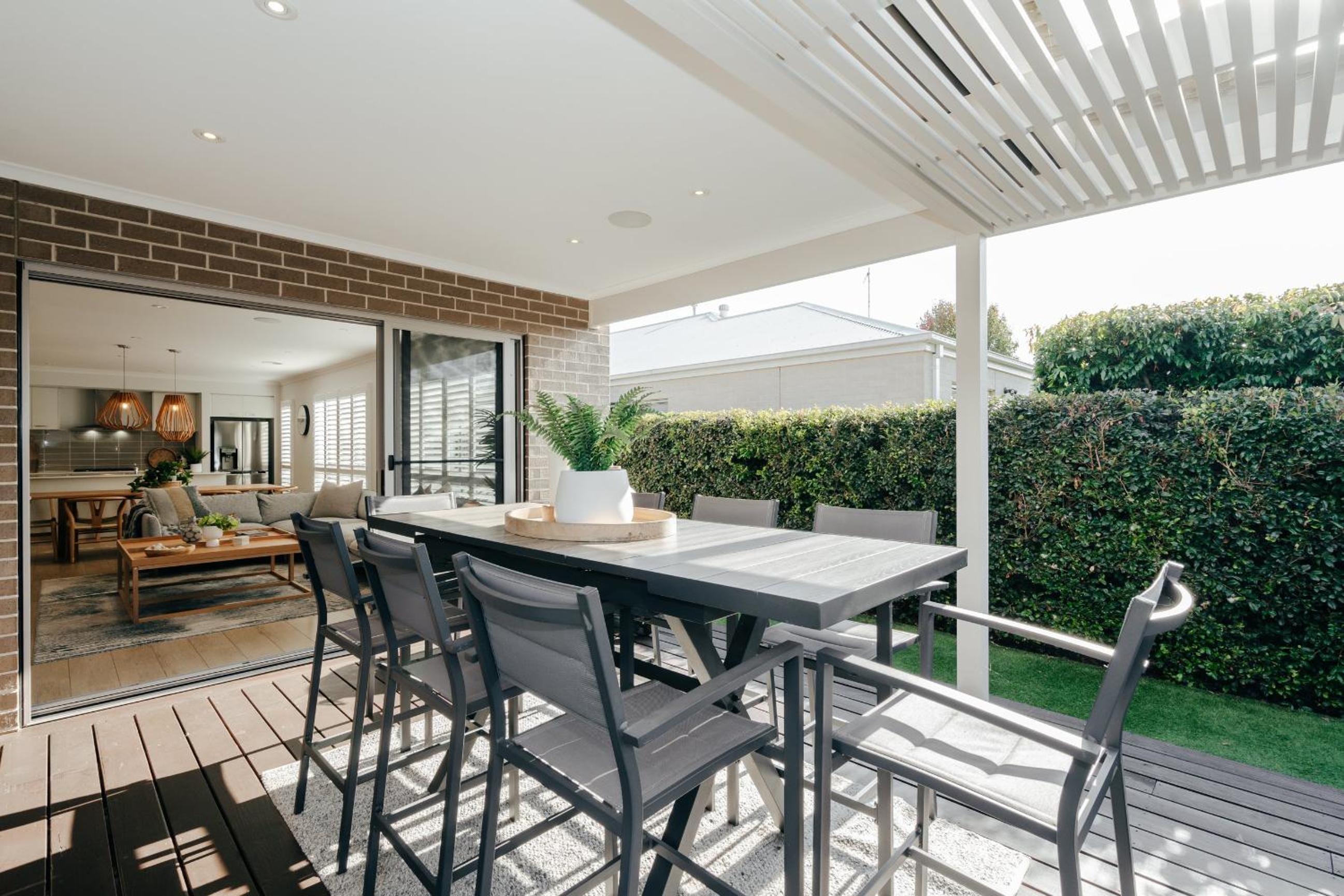 Hamptons Haven Luxe 4 bedroom, 2 bathroom, WIFI, Great for wedding stays Managed by Host On The Coast