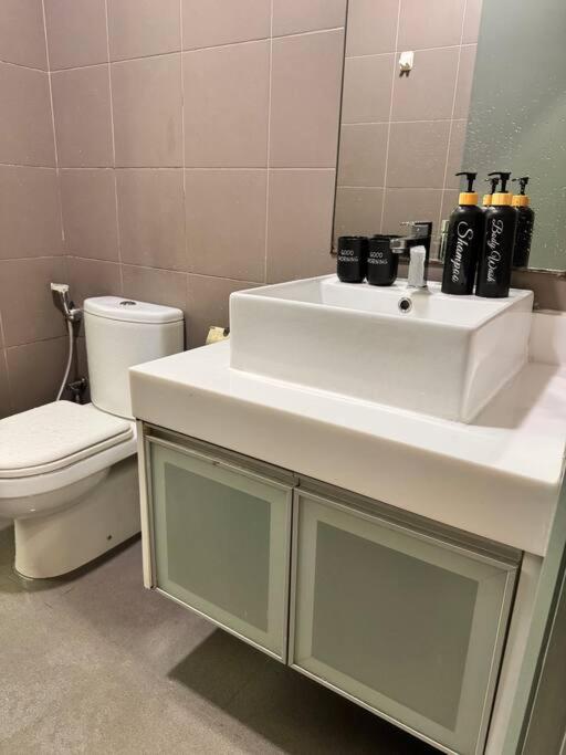 3Min KLCC Luxury 2B1B 5Pax Mercu Summer Suite