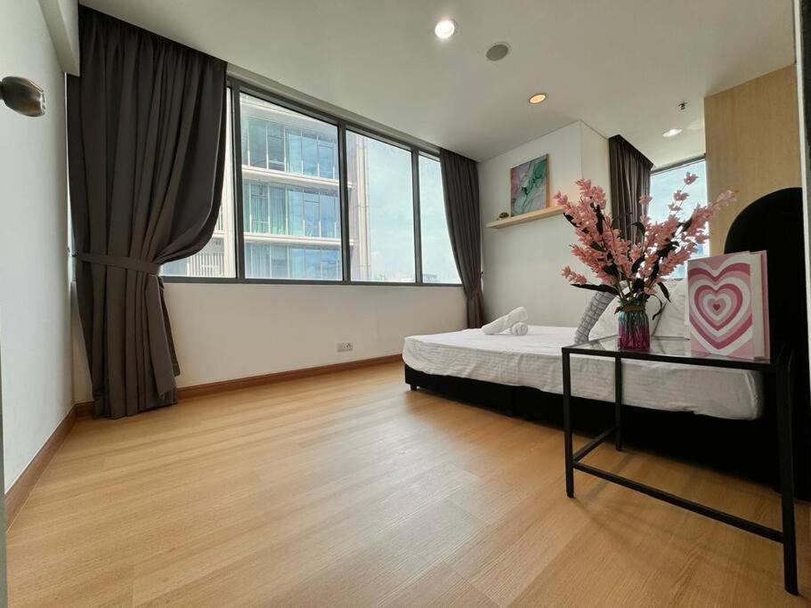 3Min KLCC Luxury 2B1B 5Pax Mercu Summer Suite