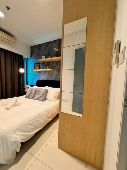 3Min KLCC Luxury 2B1B 5Pax Mercu Summer Suite
