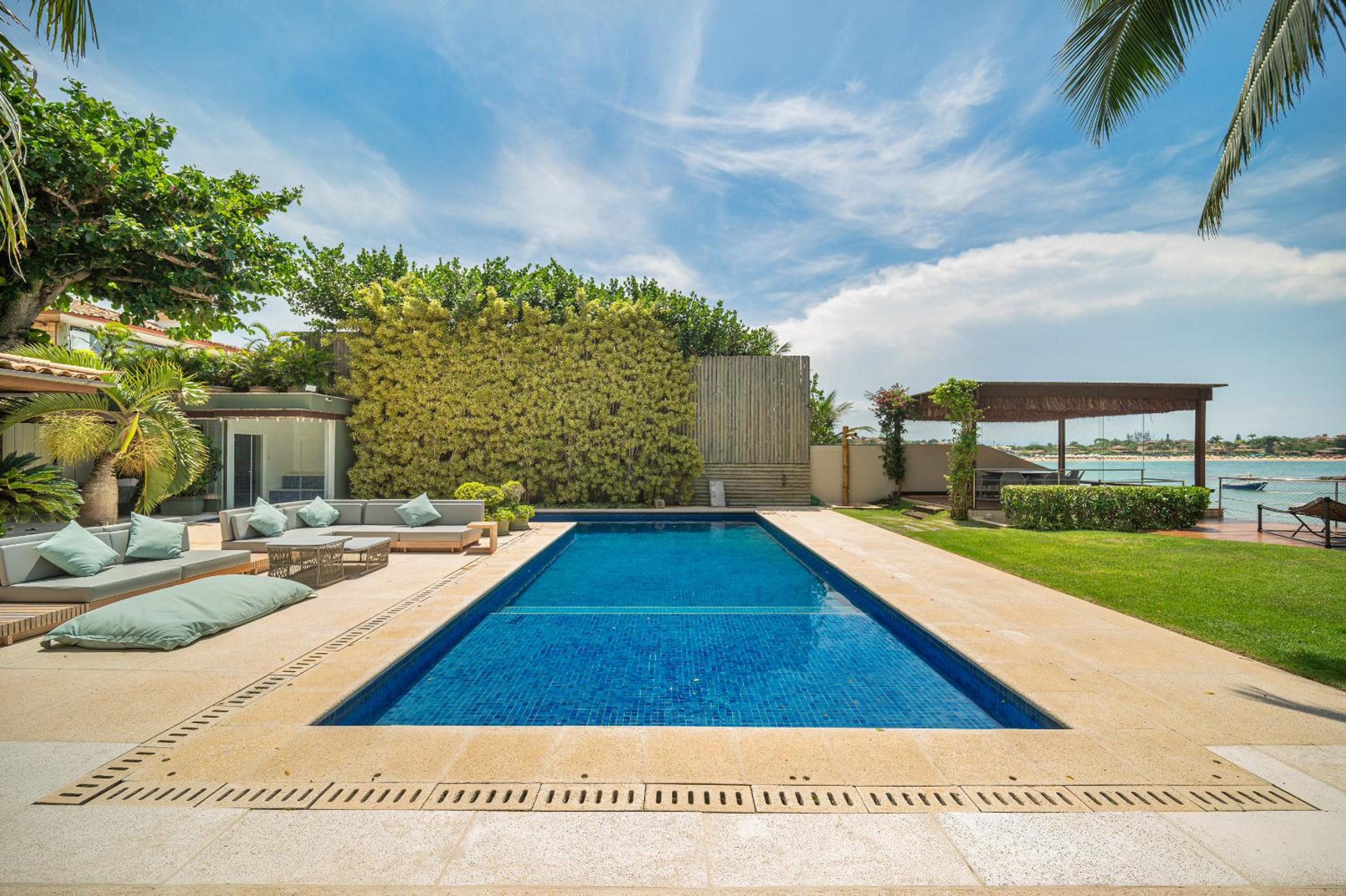 Luxuosa casa de 6 Suítes à beira- mar, Exclusividade na praia da Ferradura - Búzios view 5