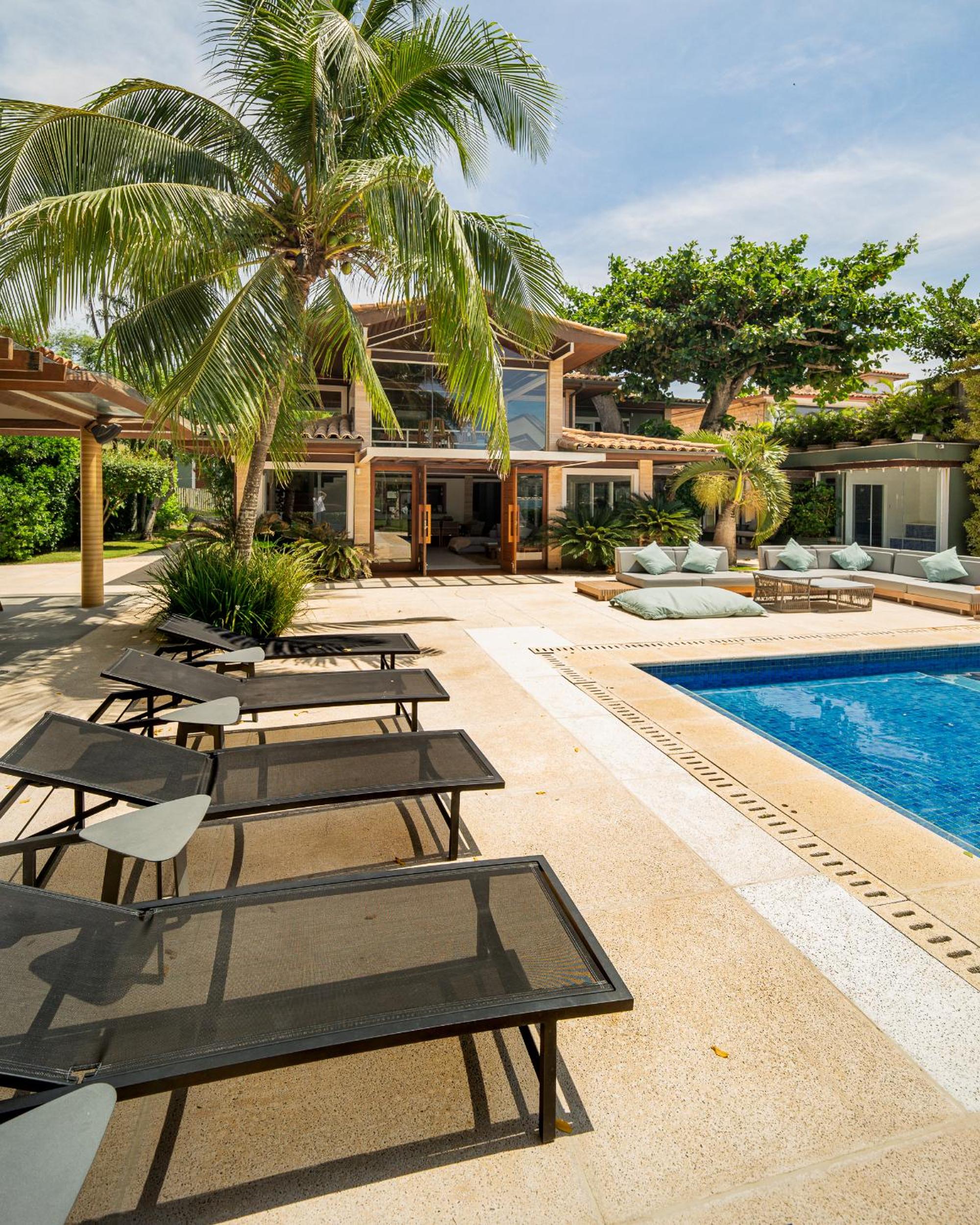 Luxuosa casa de 6 Suítes à beira- mar, Exclusividade na praia da Ferradura - Búzios view 4