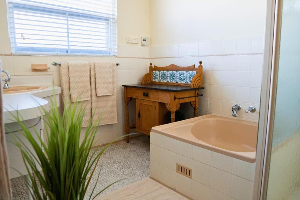 Grantley Retreat 8 Grantley Ave Victor Harbor - No Linen Included