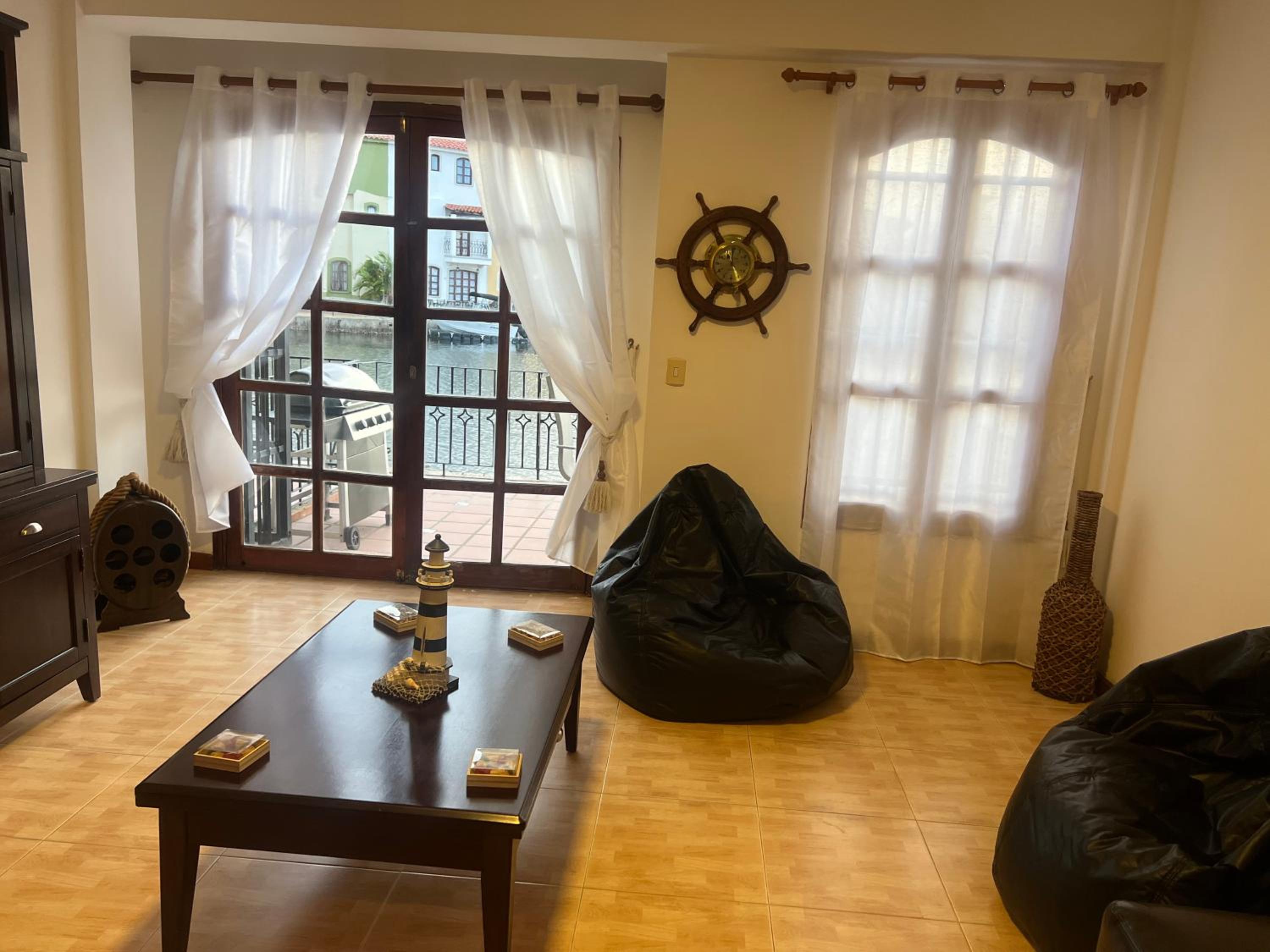 Villa con Muelle Privado en Pueblo Viejo VIP INTER FIBRA
