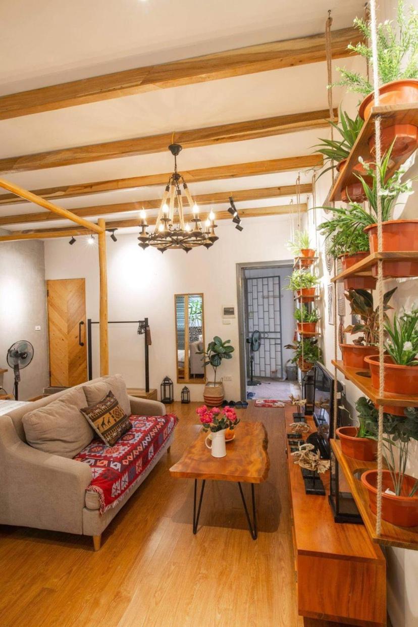 AfricantPrivate/2' to Hoankiem Lake & Beer Str. Bar 18+