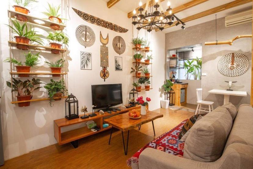 AfricantPrivate/2' to Hoankiem Lake & Beer Str. Bar 18+