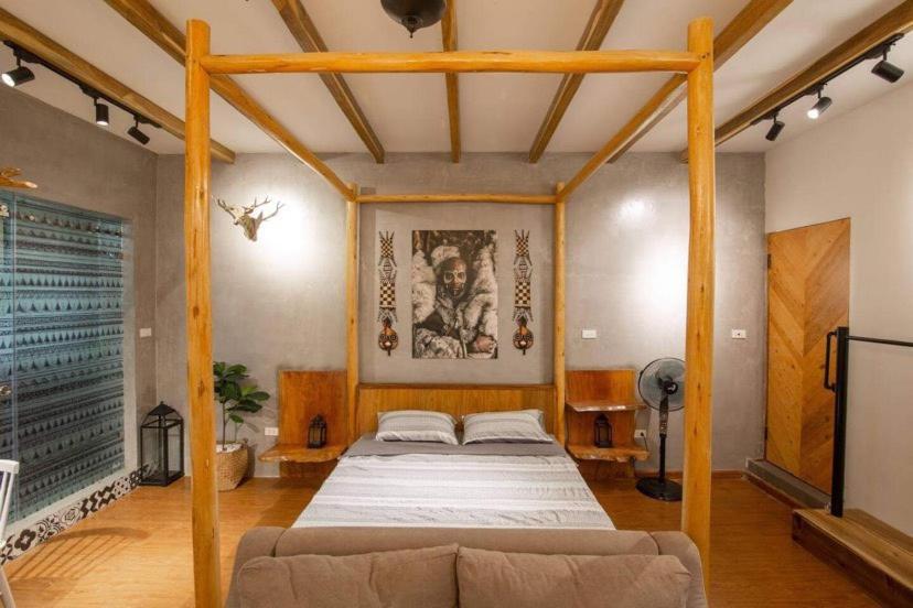 AfricantPrivate/2' to Hoankiem Lake & Beer Str. Bar 18+