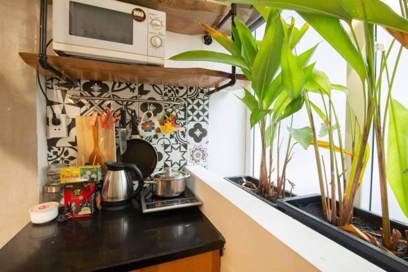 AfricantPrivate/2' to Hoankiem Lake & Beer Str. Bar 18+