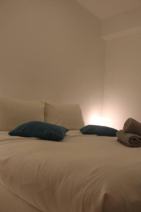 Cozy Casa 2 Bedroom Apartment A Few Steps to White Beach view 3