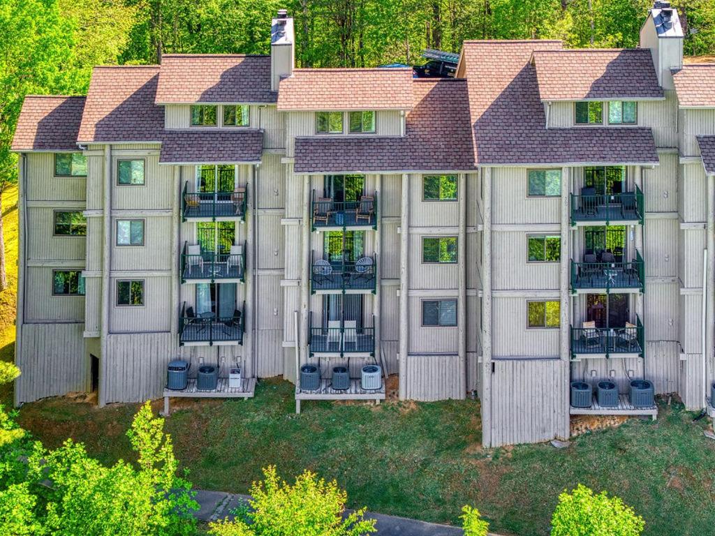 Hotel Smoky Bear Cabin - Image 1