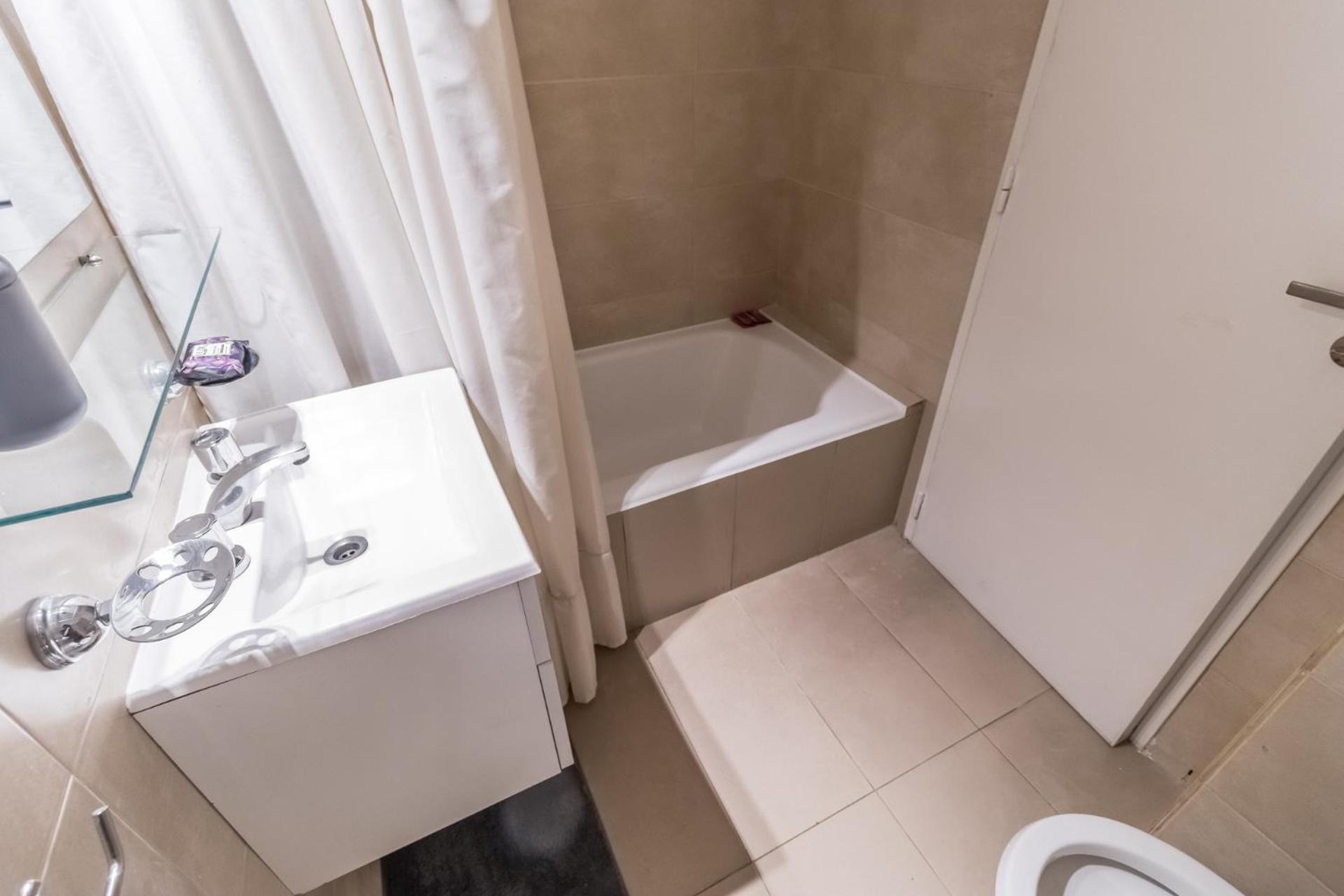 Hermoso y cómodo departamento en Palermo Recoleta, para dos o tres personas
