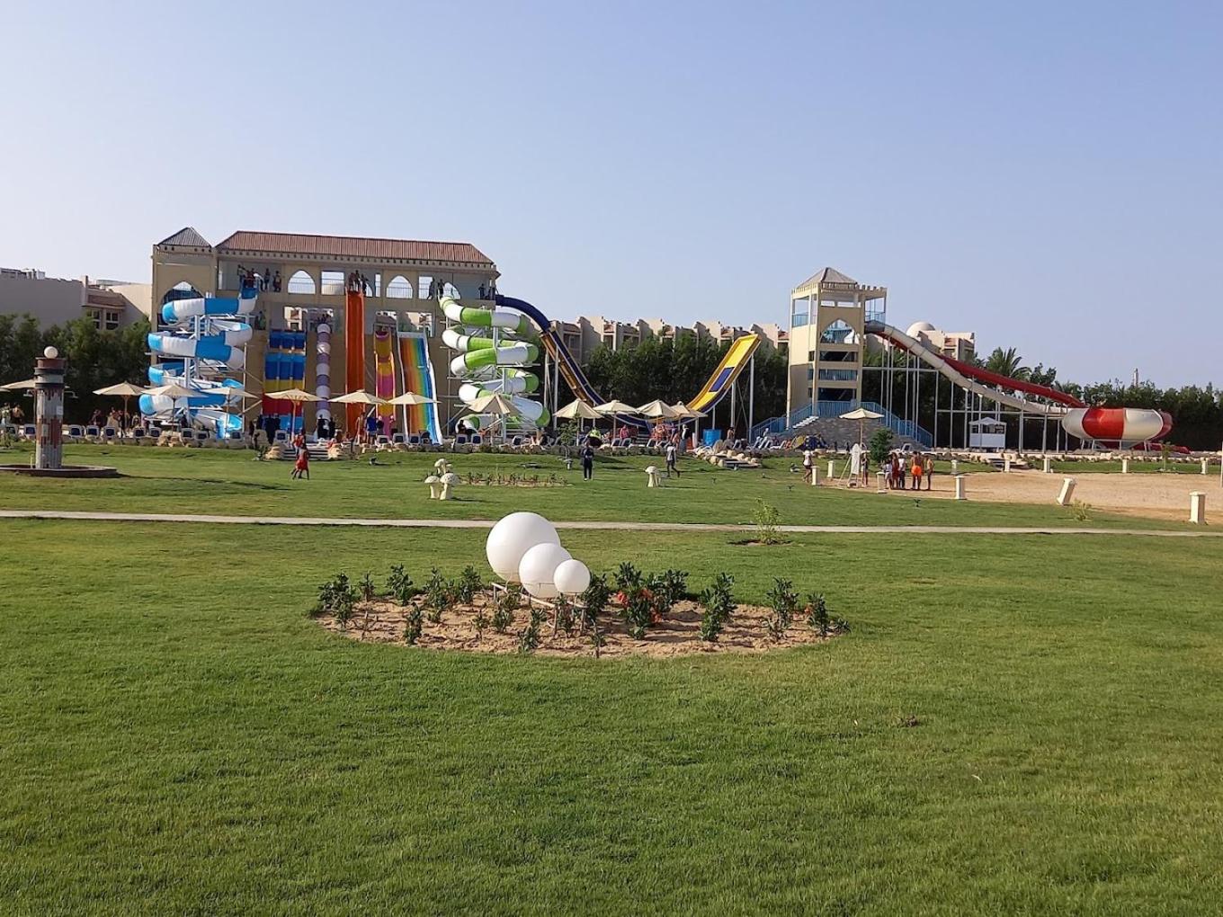 Private Room Hurghada for rent beach and pools included Not Valid for Locals