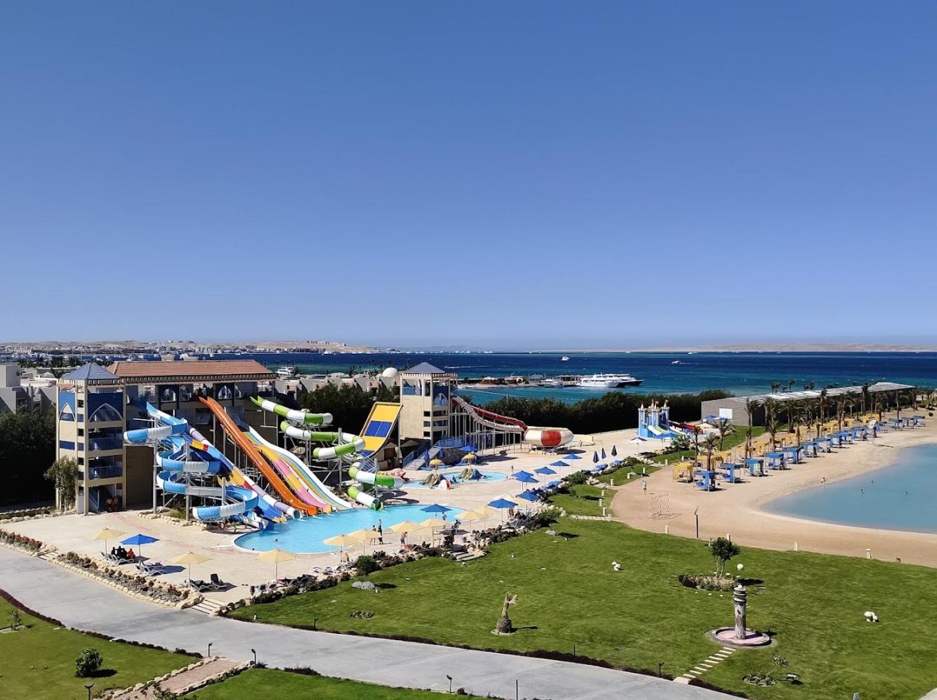 Private Room Hurghada for rent beach and pools included Not Valid for Locals