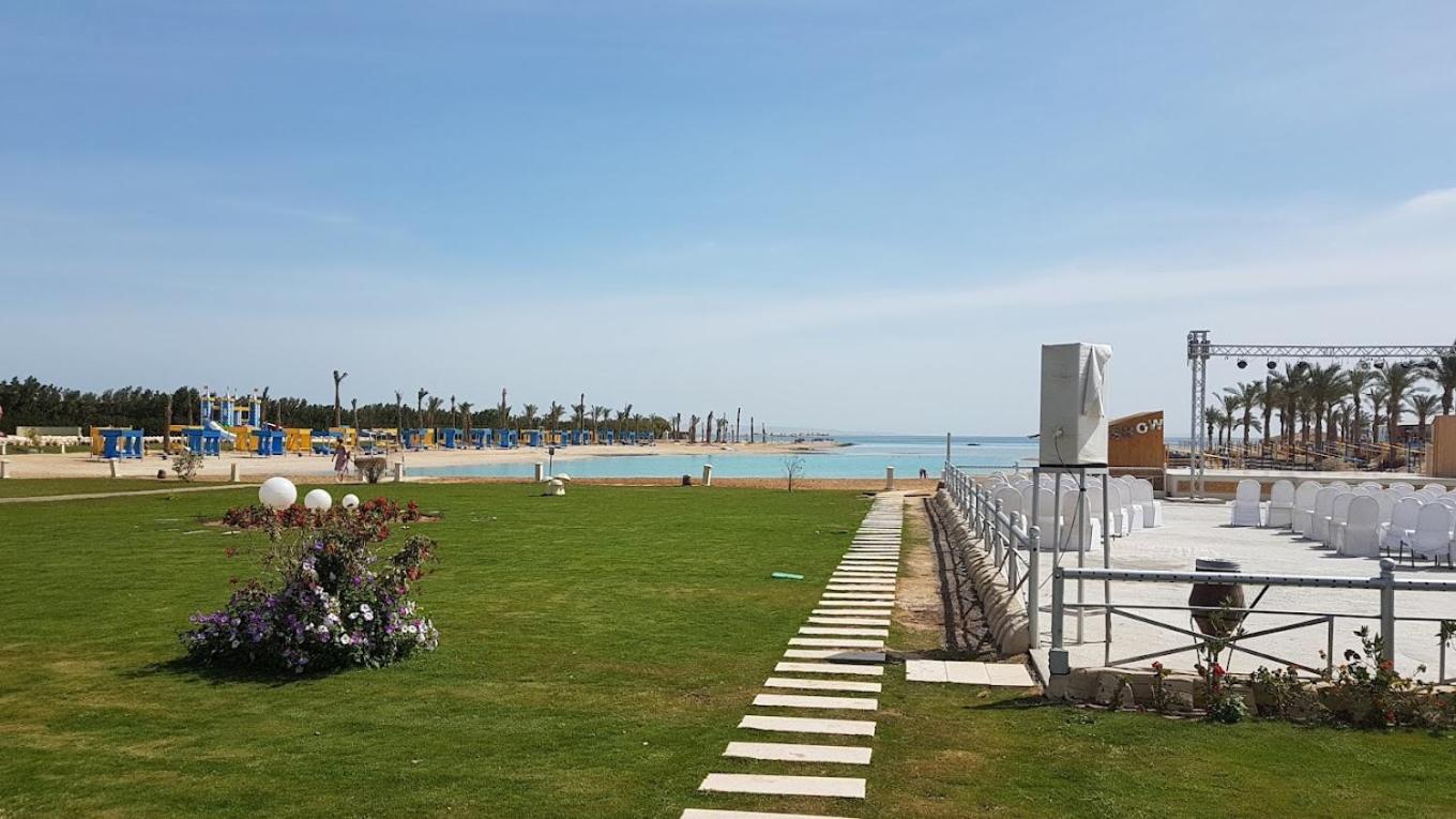 Private Room Hurghada for rent beach and pools included Not Valid for Locals