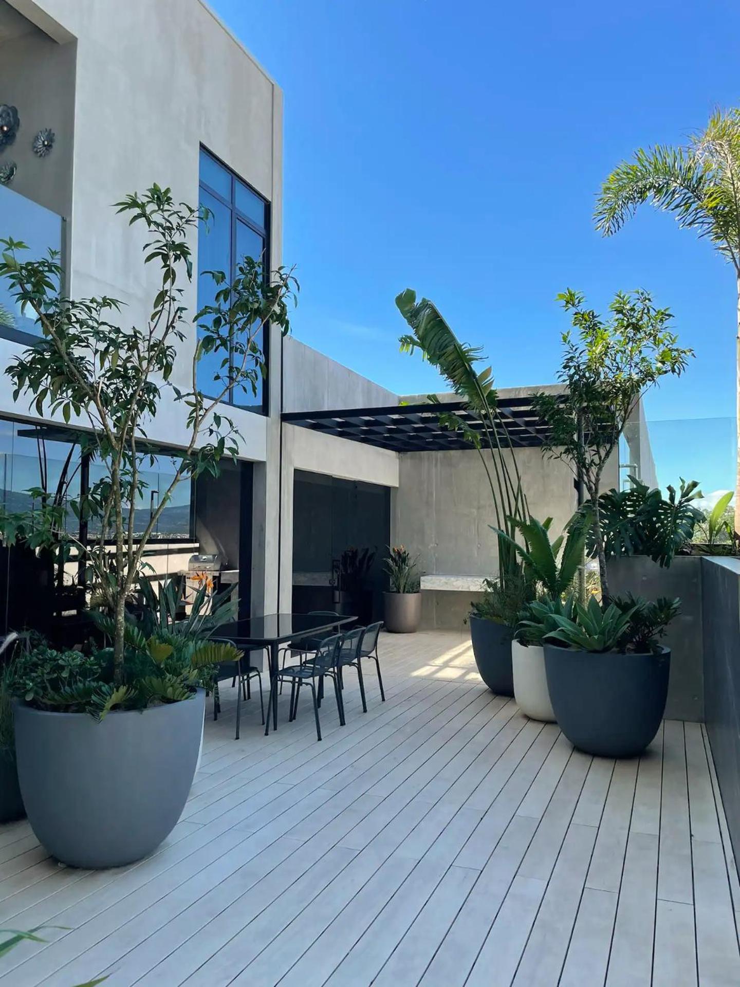 CityScape Properties 20th floor Studio 24-7 Concierge Amenities