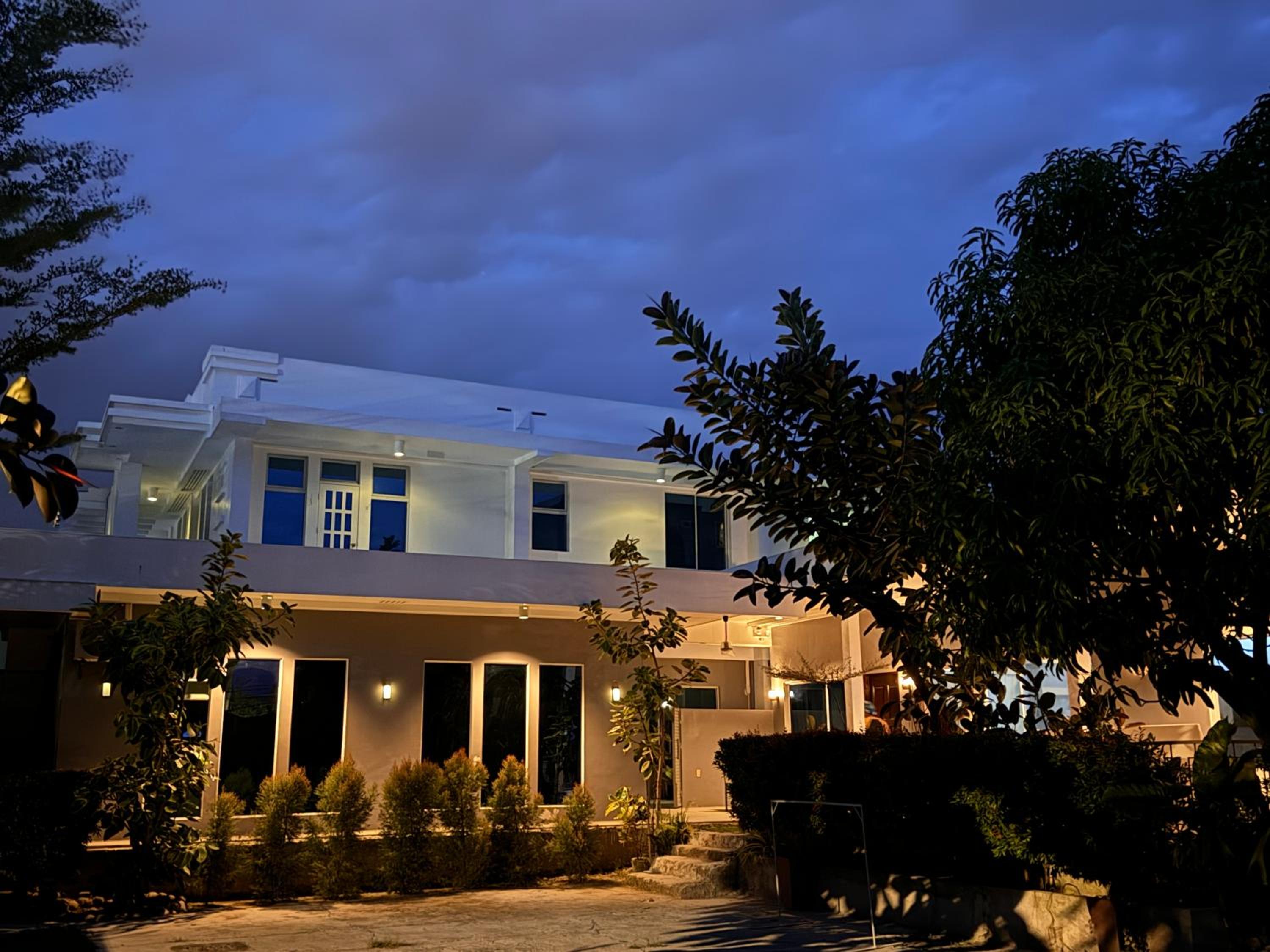 Serviced Apartments Near Airport view 2