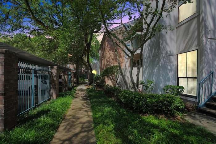 1 Bedroom apt,Medical Center, ALL BILLS INCLUDED