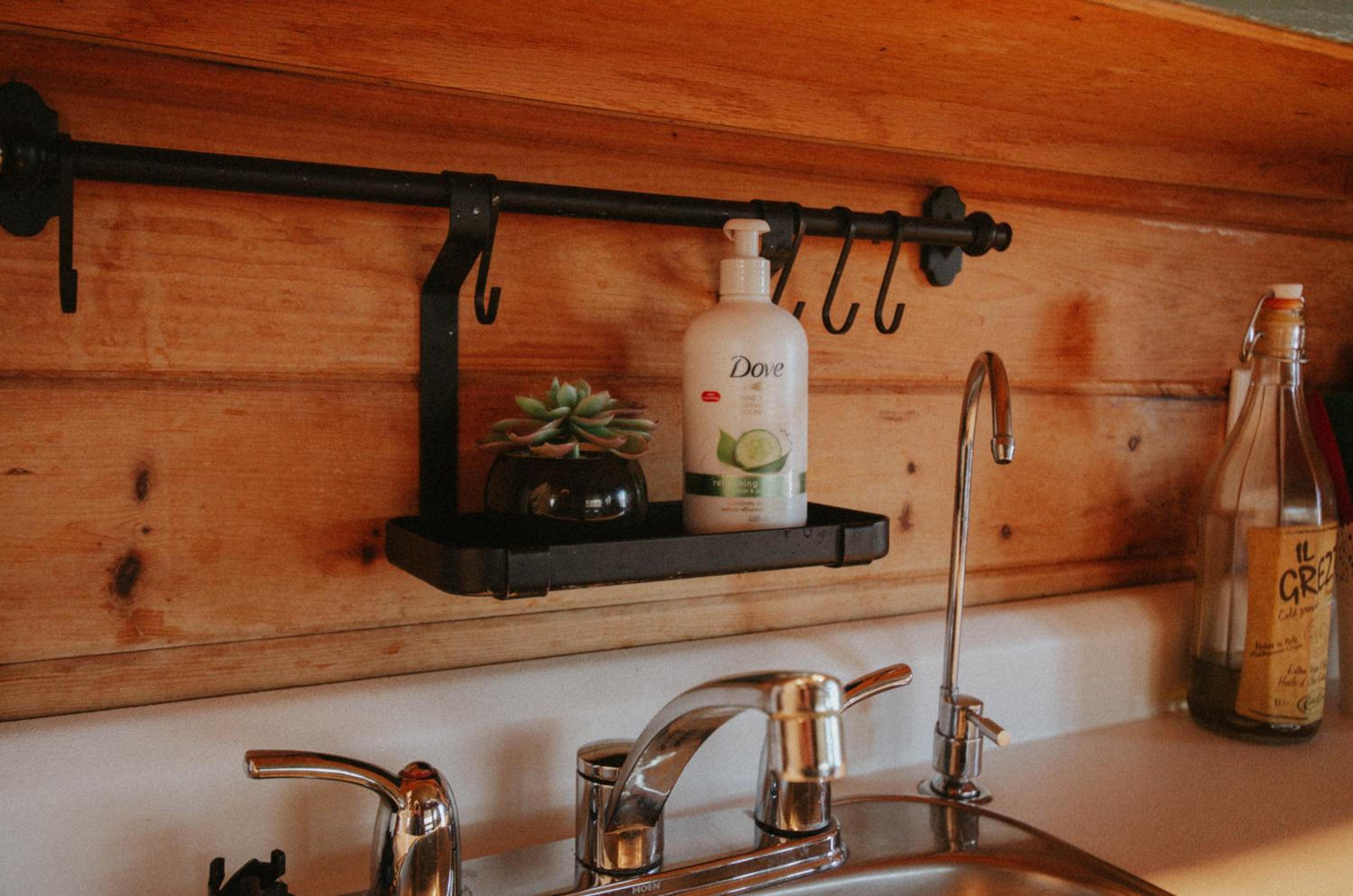 Cozy Cabin with Large Cedar Hot Tub