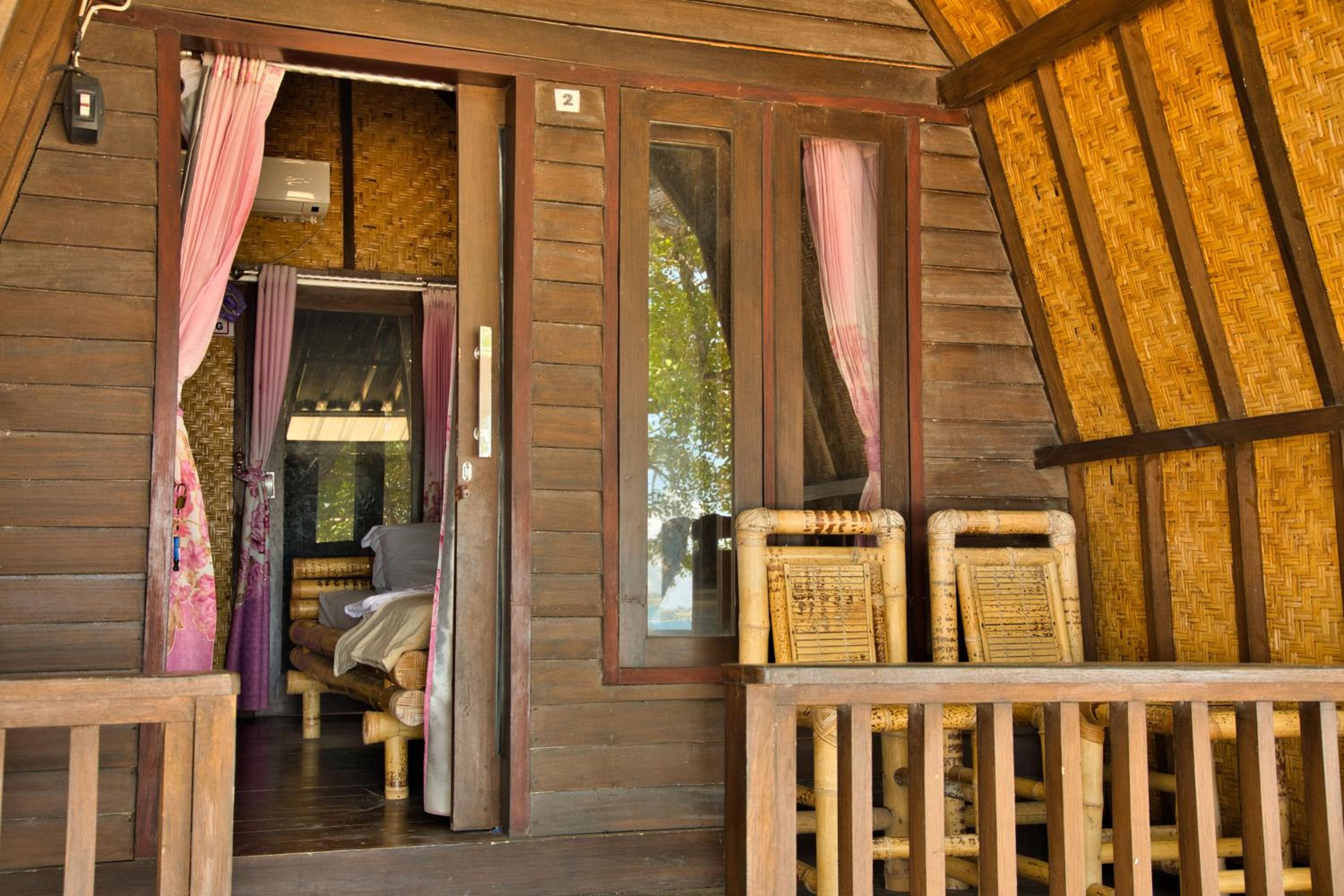 Photo 12