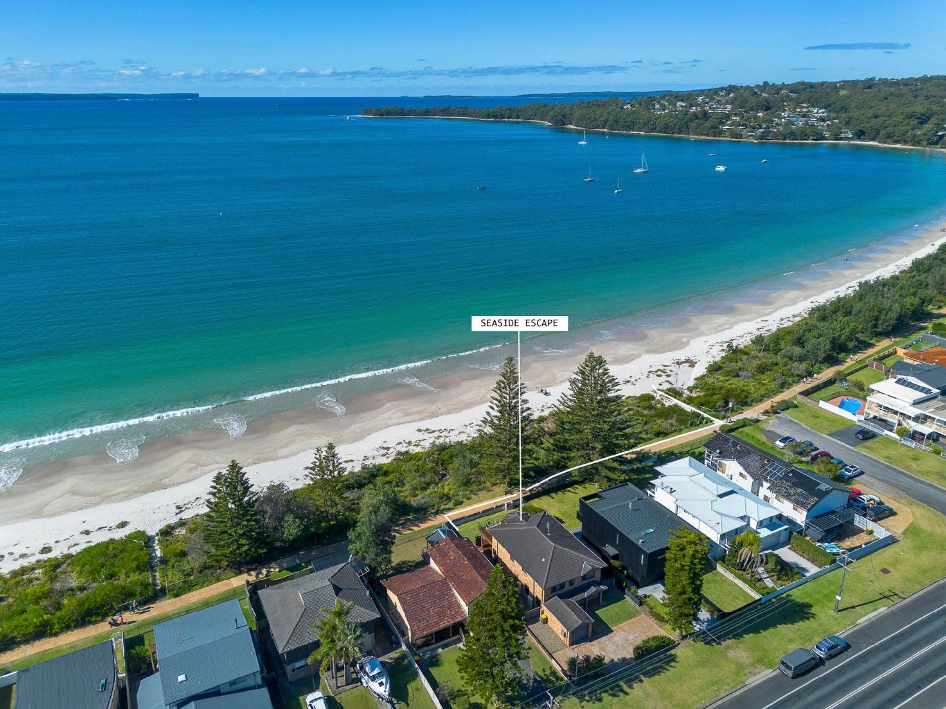 Seaside Escape - direct Collingwood Beach access