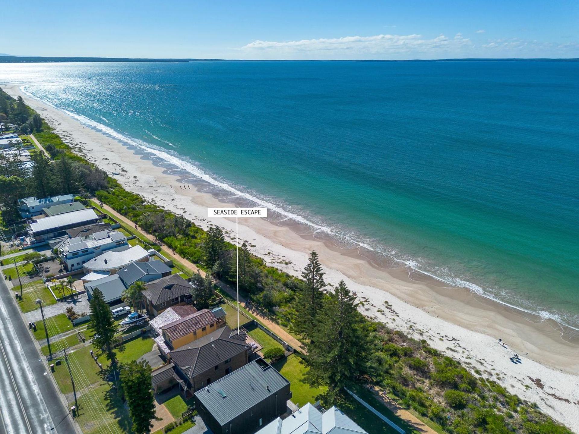 Seaside Escape - direct Collingwood Beach access