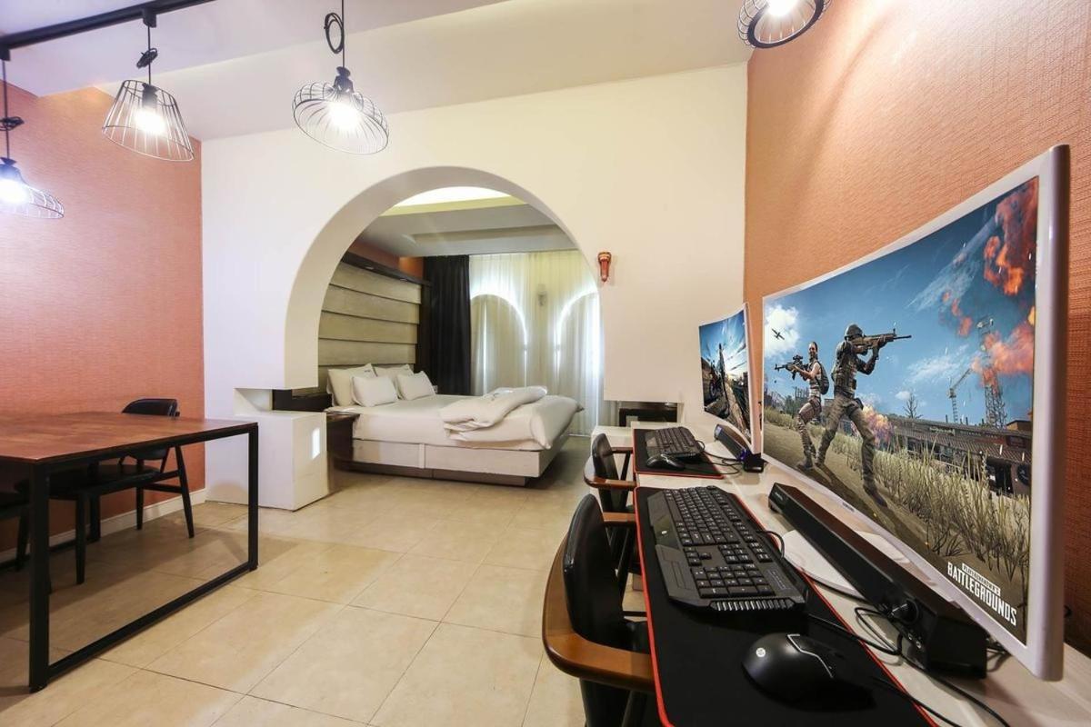 hotel room