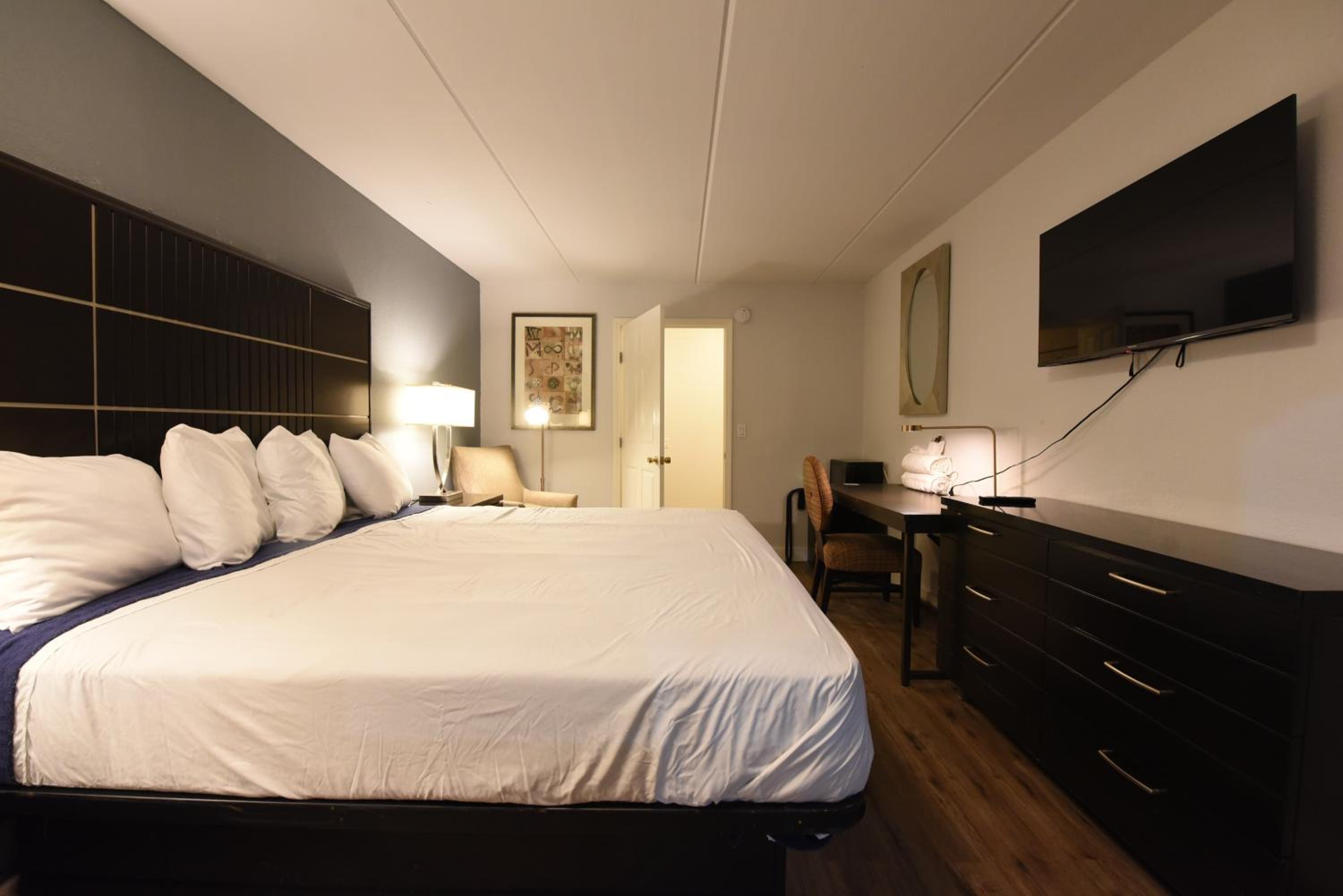 Boardwalk Suites Baton Rouge