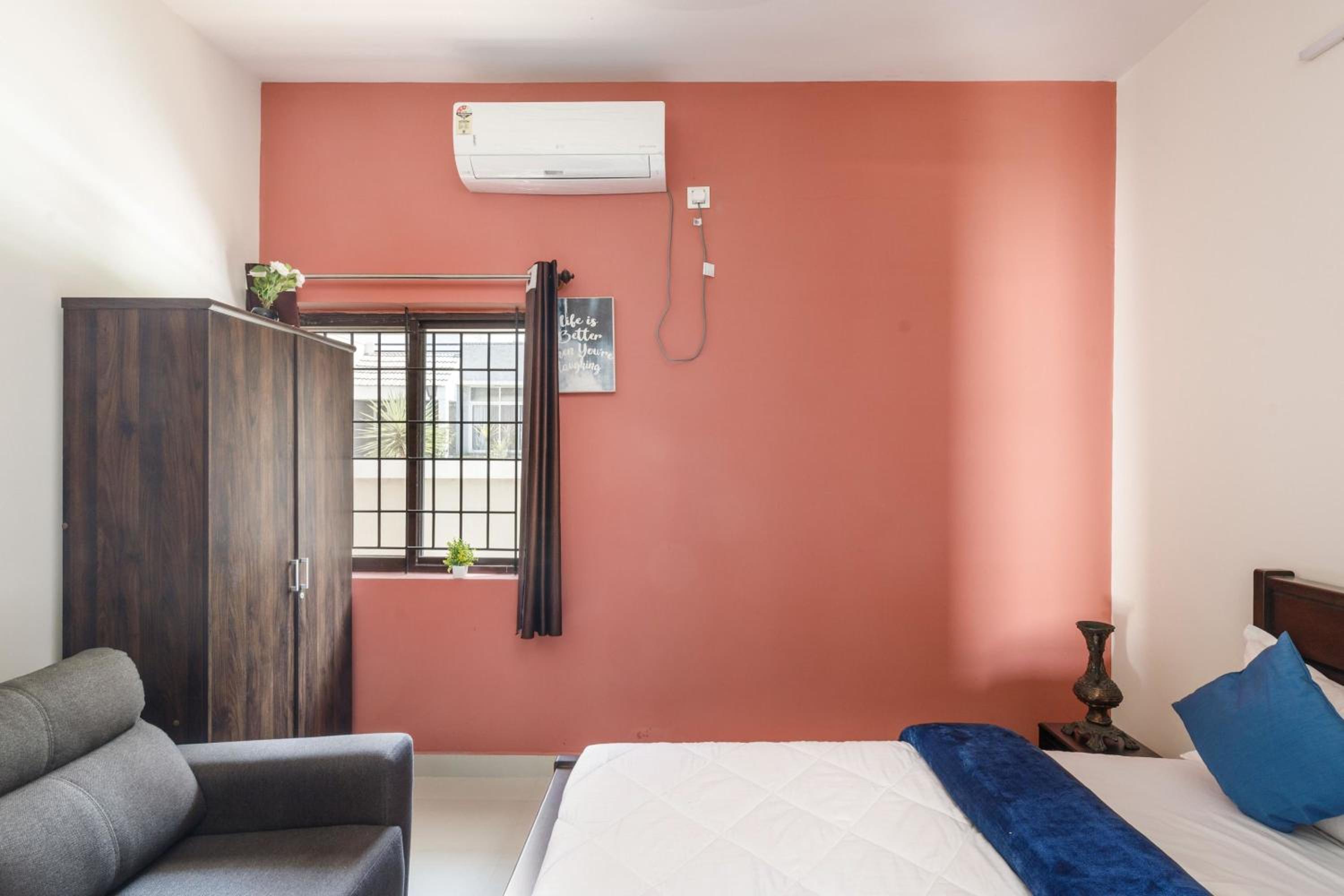 JhilMil Pool Villa by StayJade 2BHK Lawn