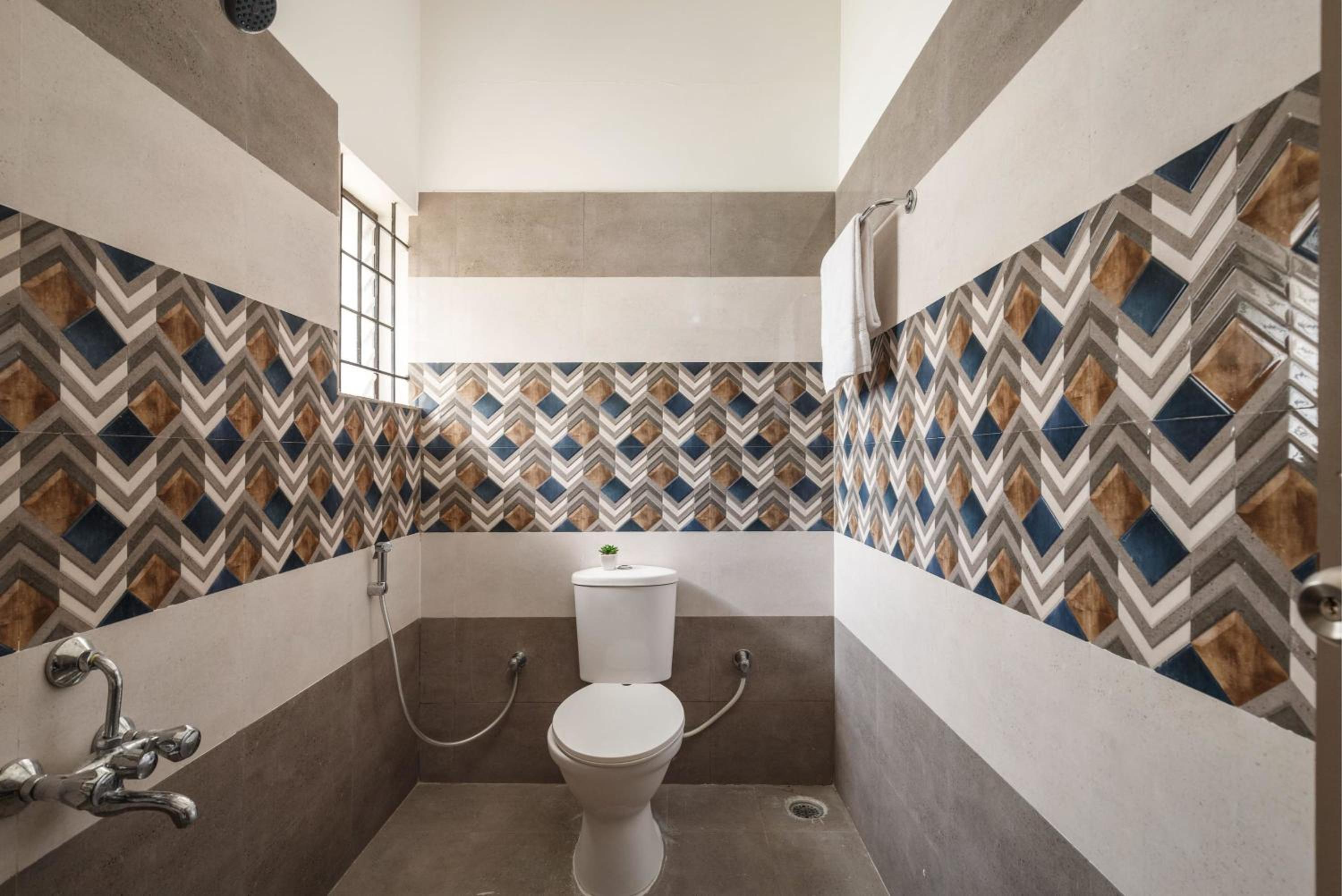 JhilMil Pool Villa by StayJade 2BHK Lawn