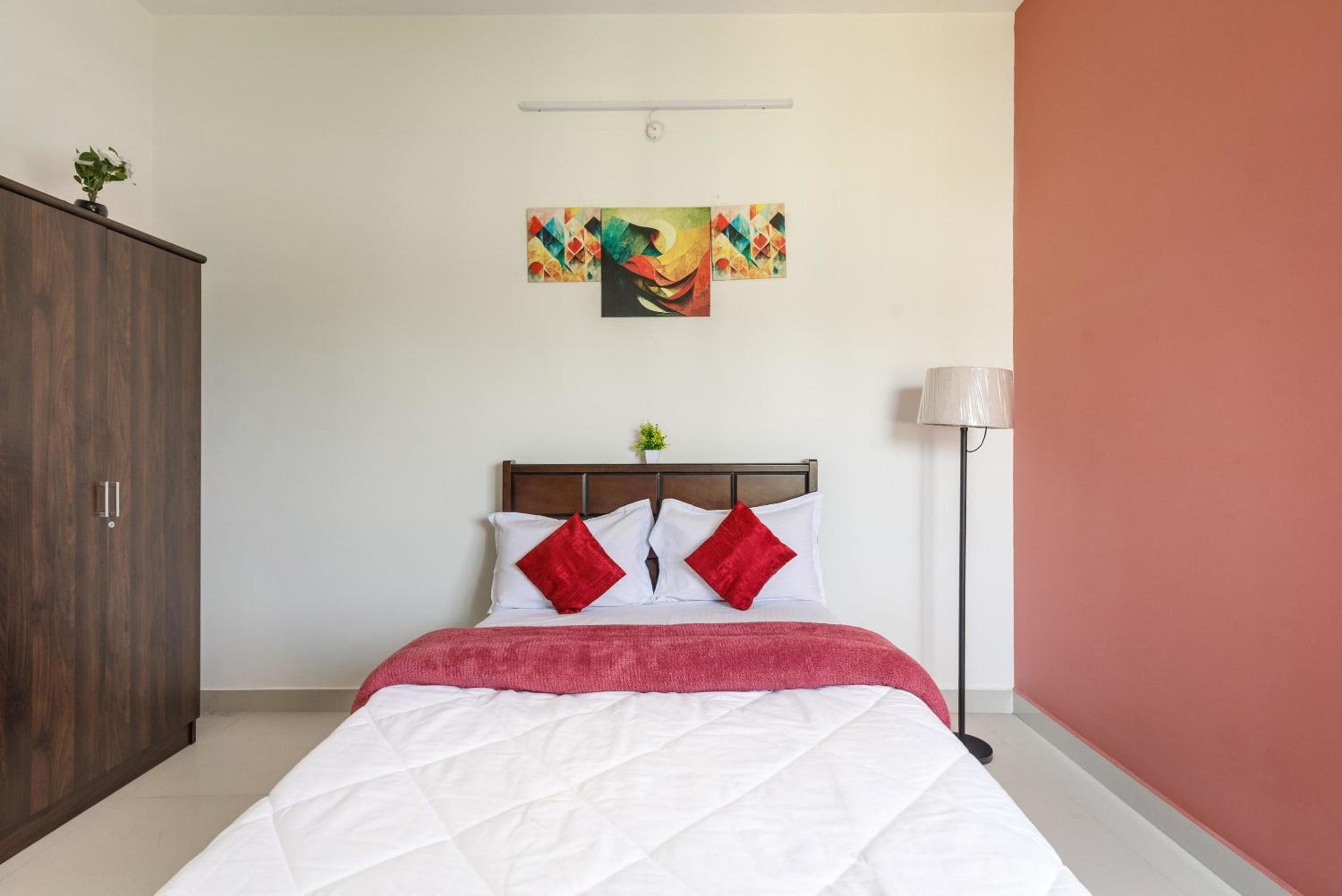 JhilMil Pool Villa by StayJade 2BHK Lawn