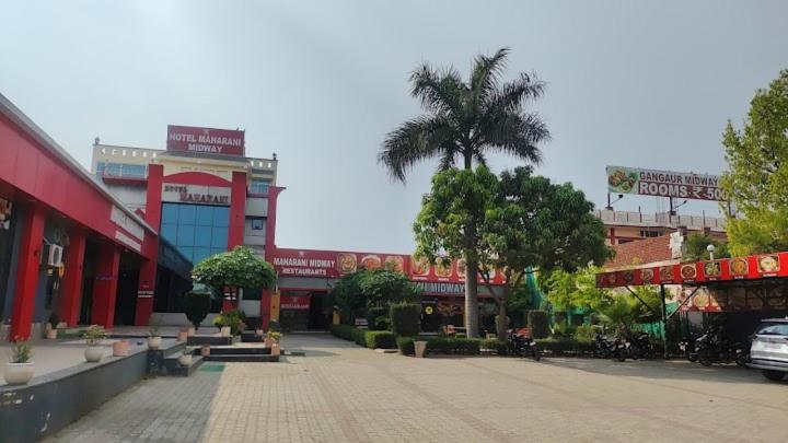 Hotel Maharani Midway